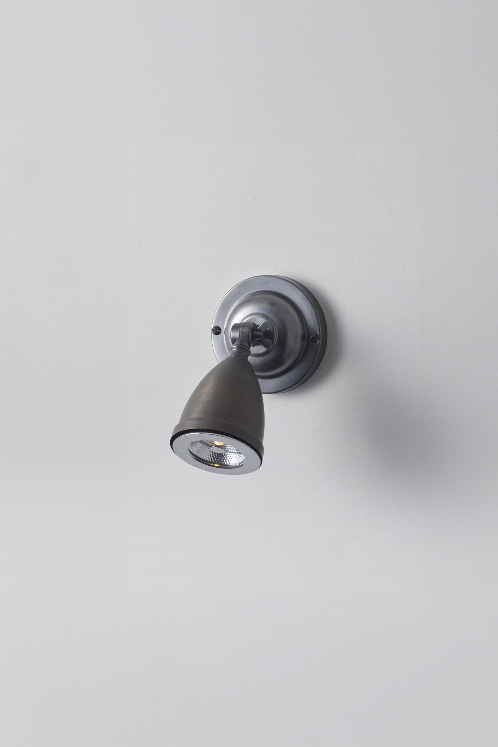 Variant Image for Weathered Bronze / BA15D (LED)