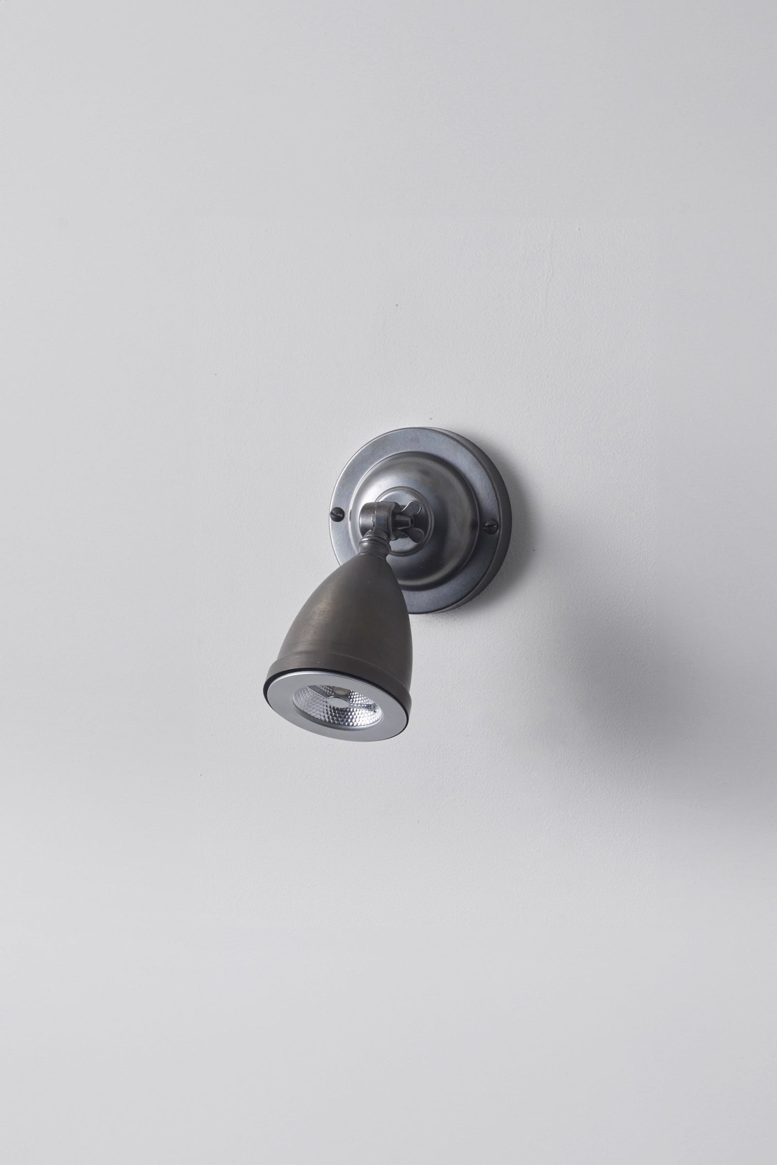 Variant Image for Weathered Bronze / BA15D (LED)