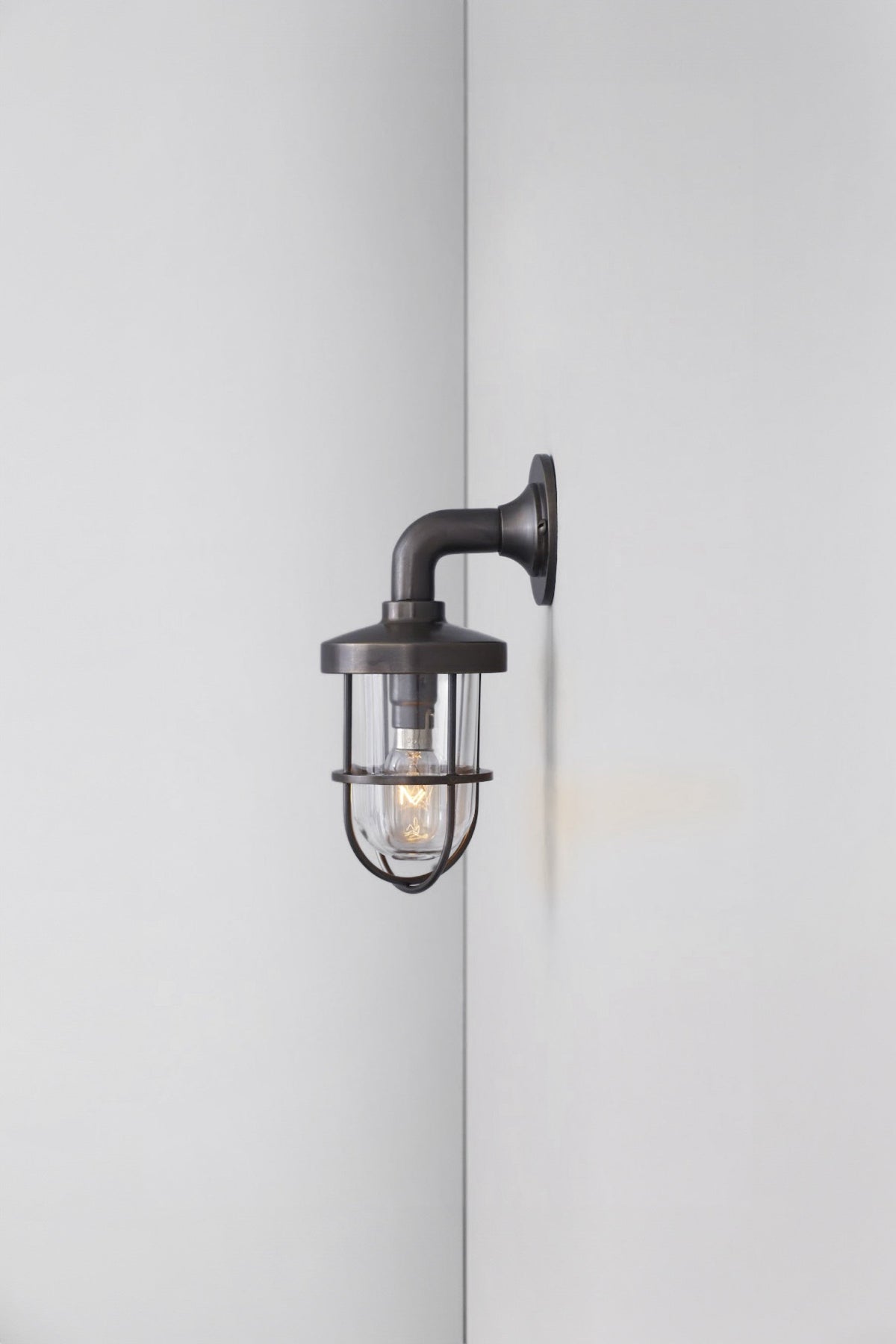 Miniature Weatherproof Ship's Well Glass Light 7207