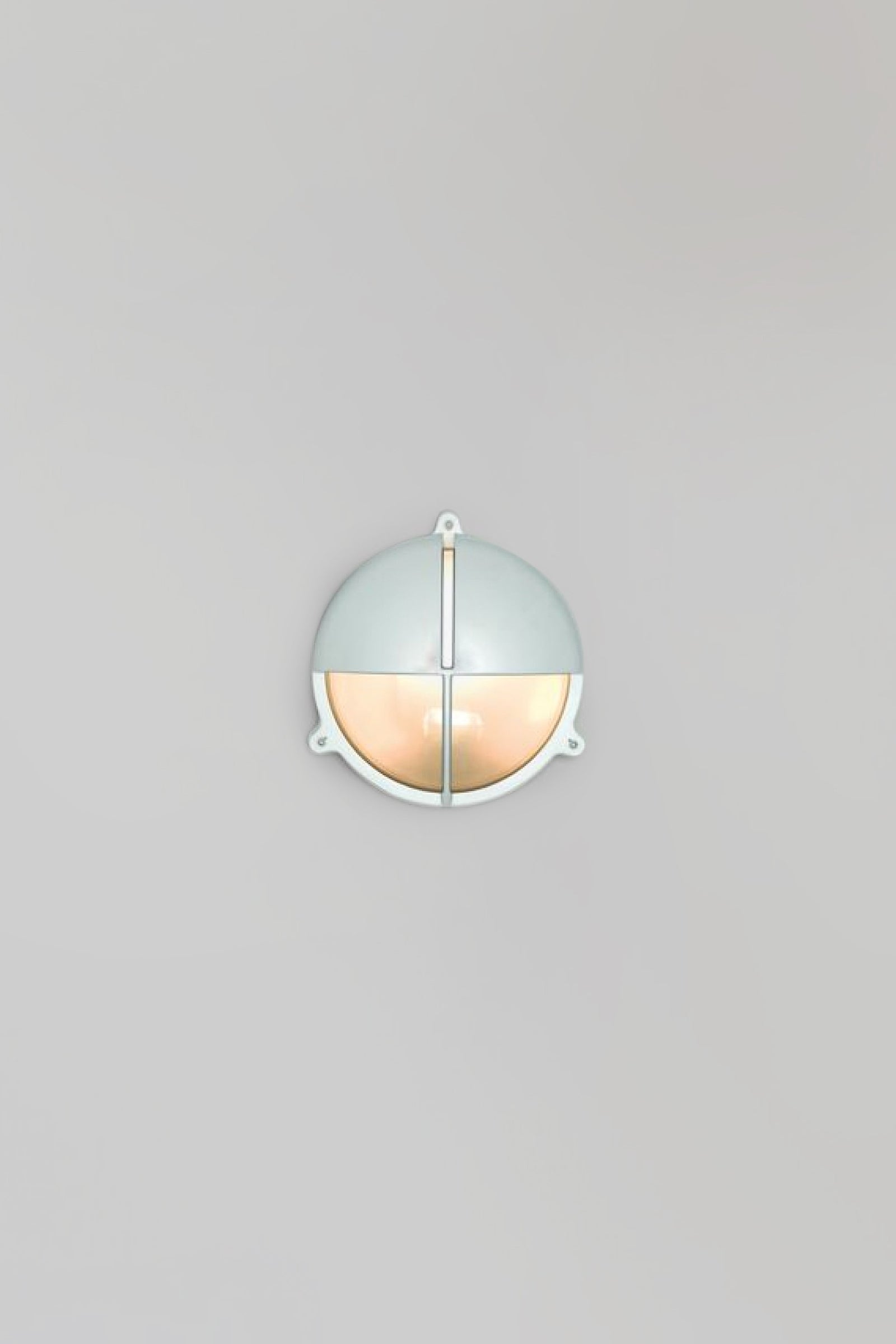 Variant Image for Chrome / Frosted