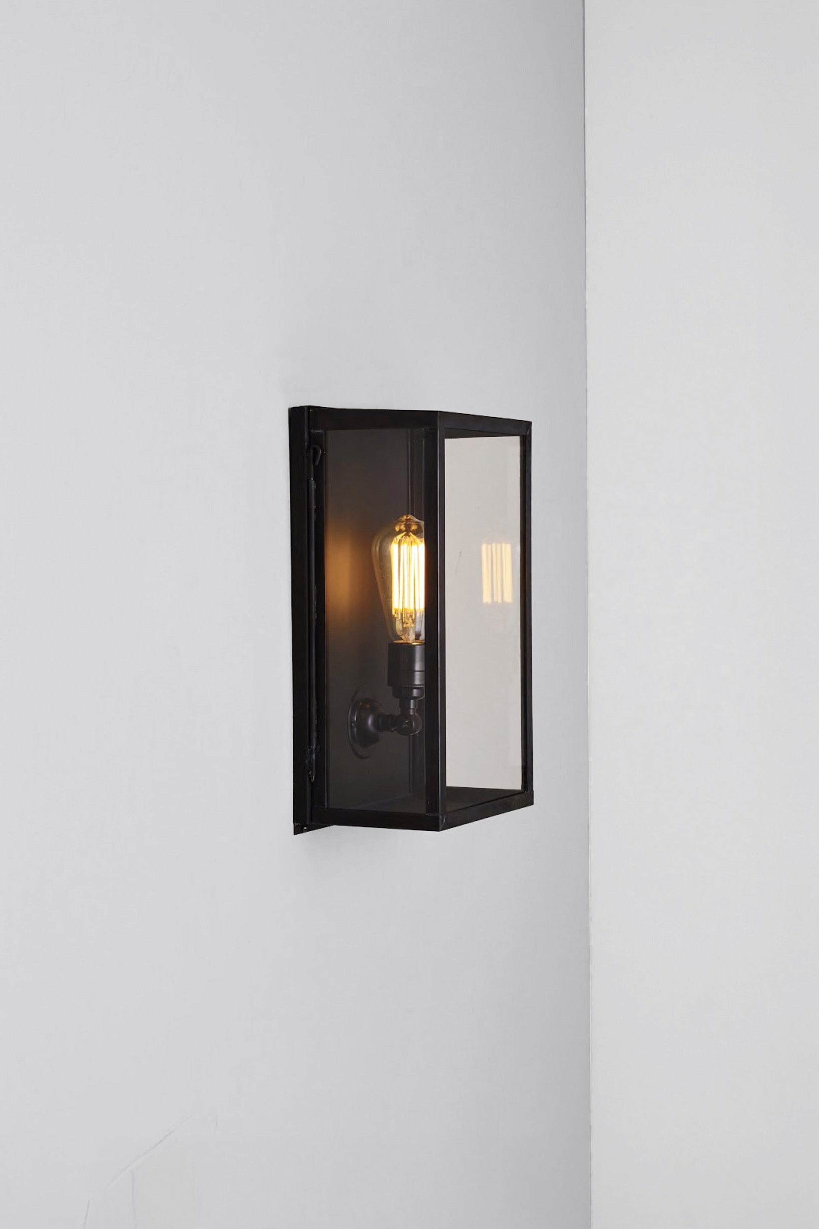 Medium Box Wall Light 7645 (Internally Glazed)