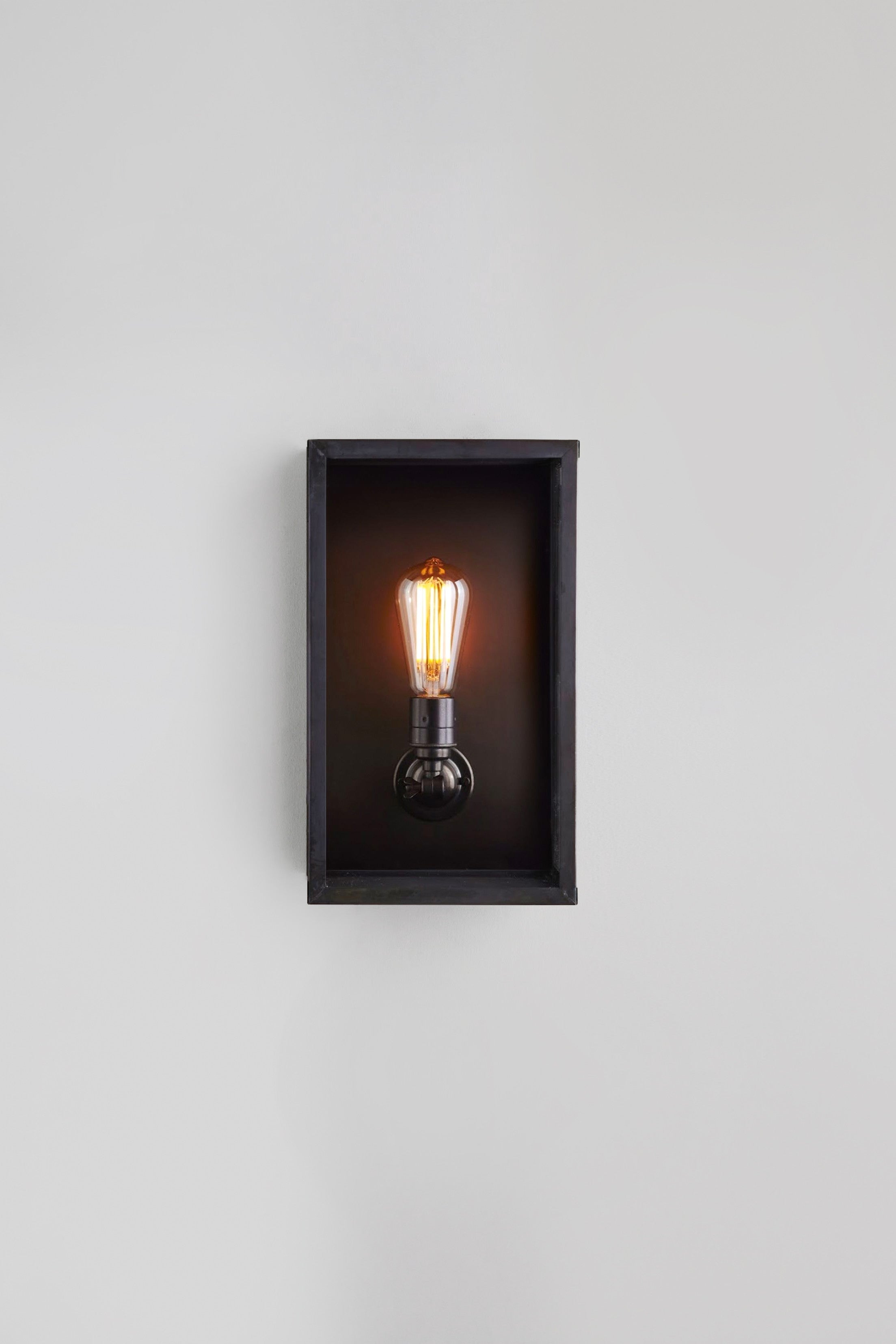 Medium Box Wall Light 7645 (Internally Glazed)