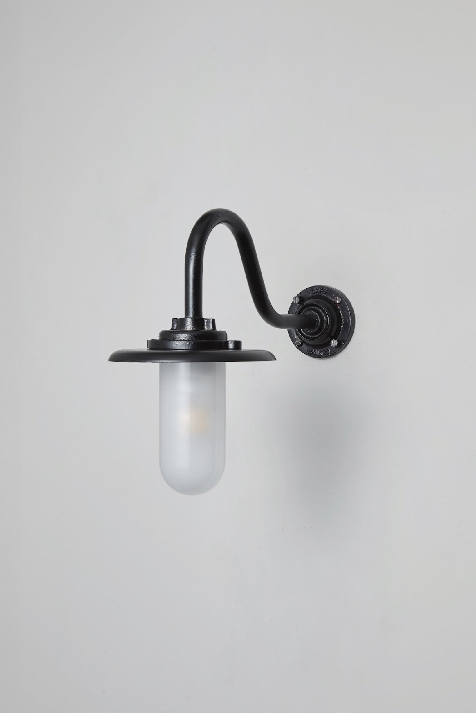 Exterior Bracket Light, 60W, Swan Neck 7677