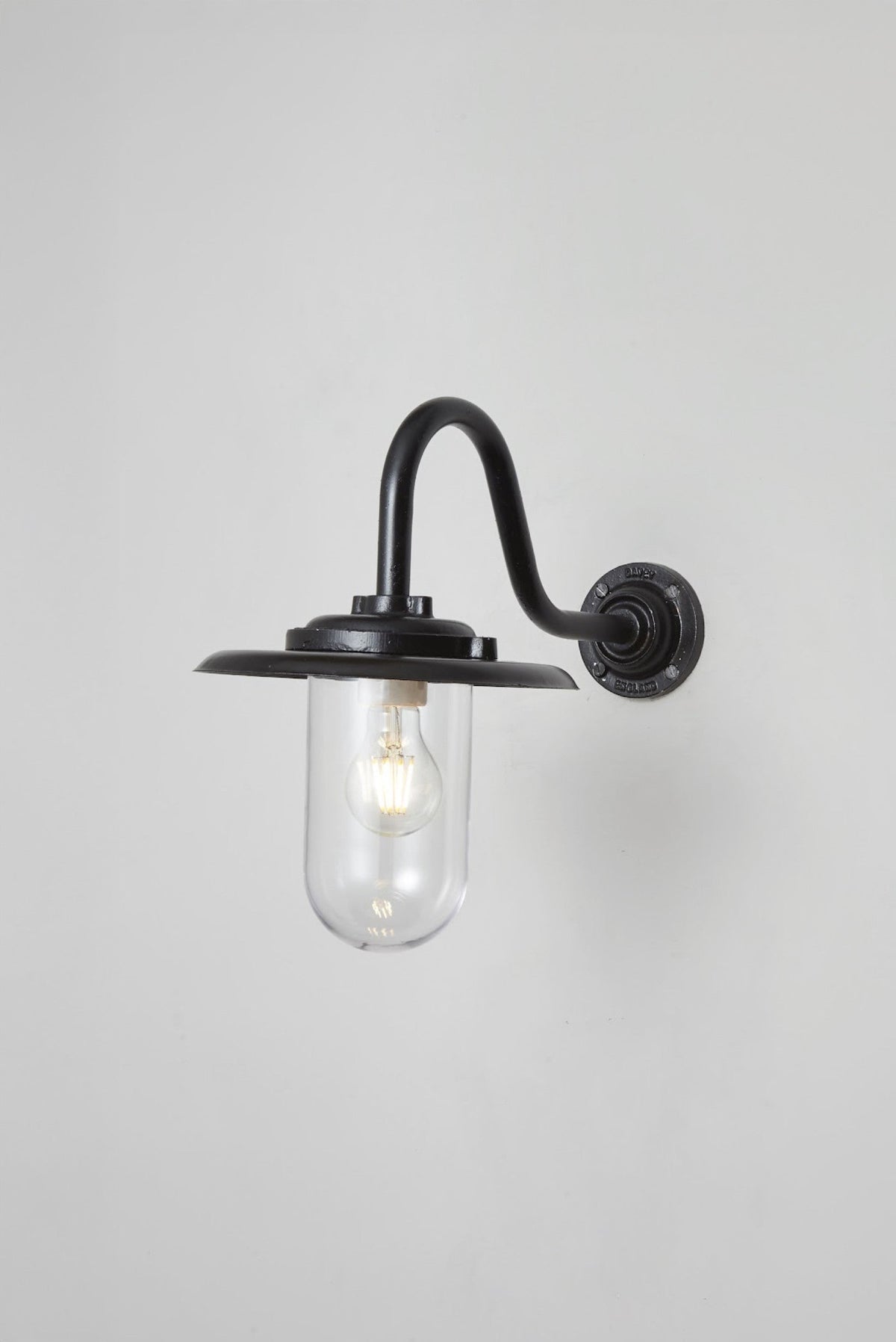 Exterior Bracket Light, 100W, 7677