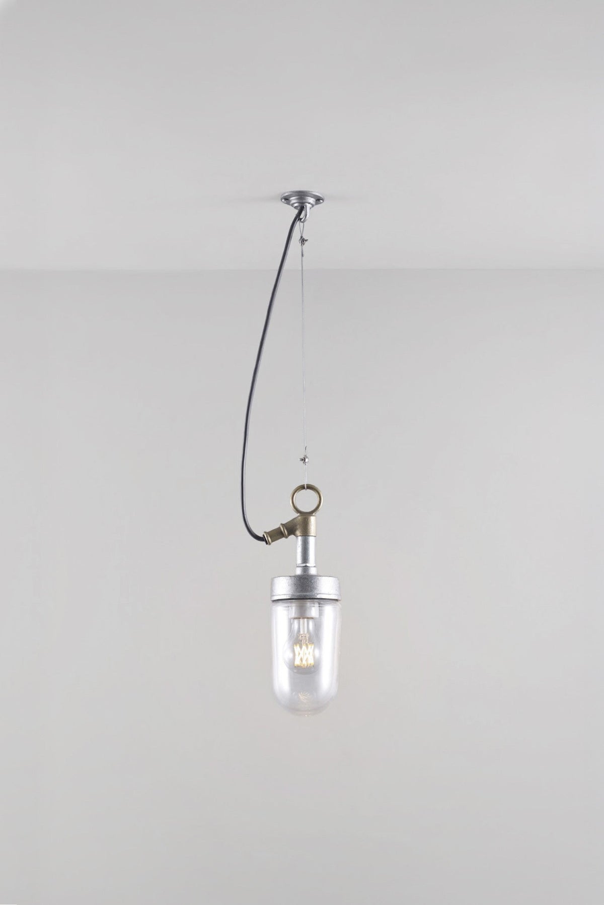 Suspension Well Glass 7679