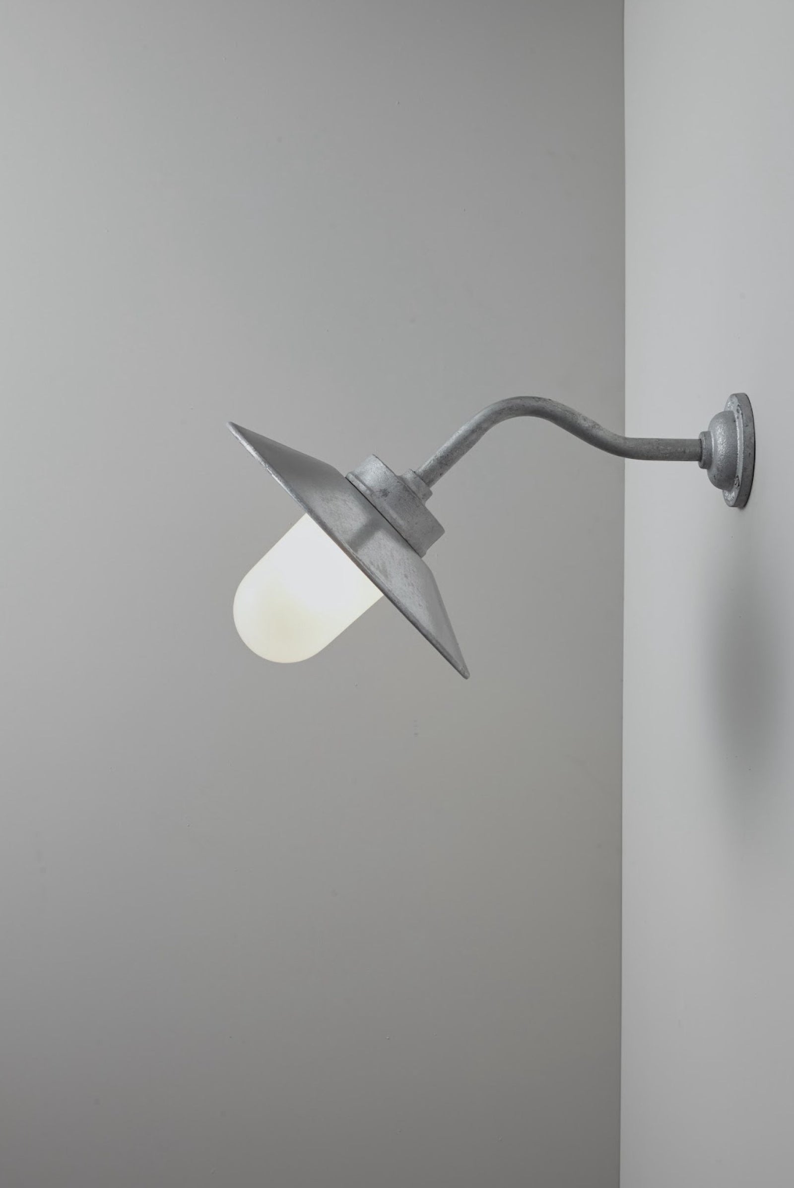 Variant Image for Verzinktes Silber / Mattglas / Standard