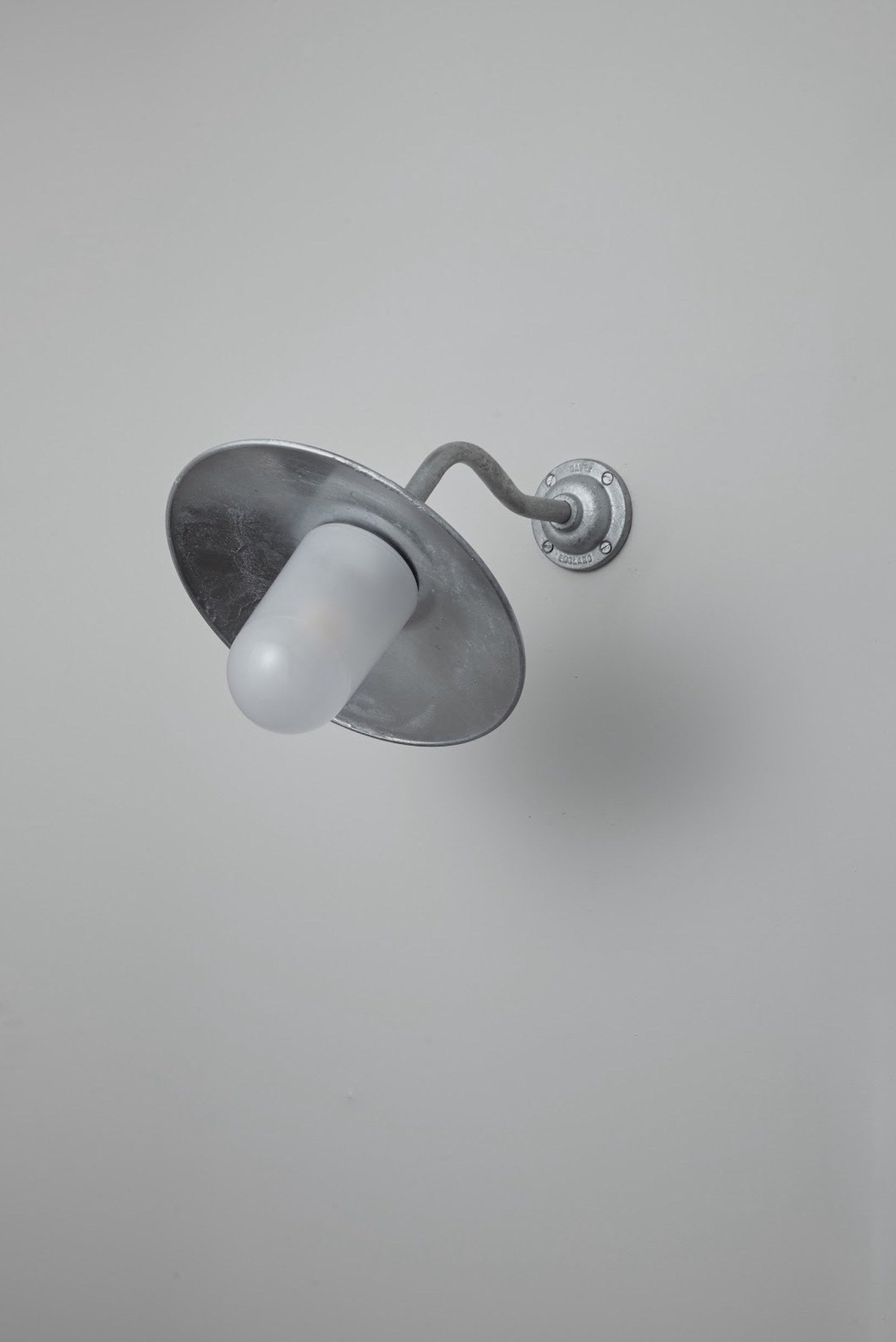 Exterior Bracket Light, Canted, 7680