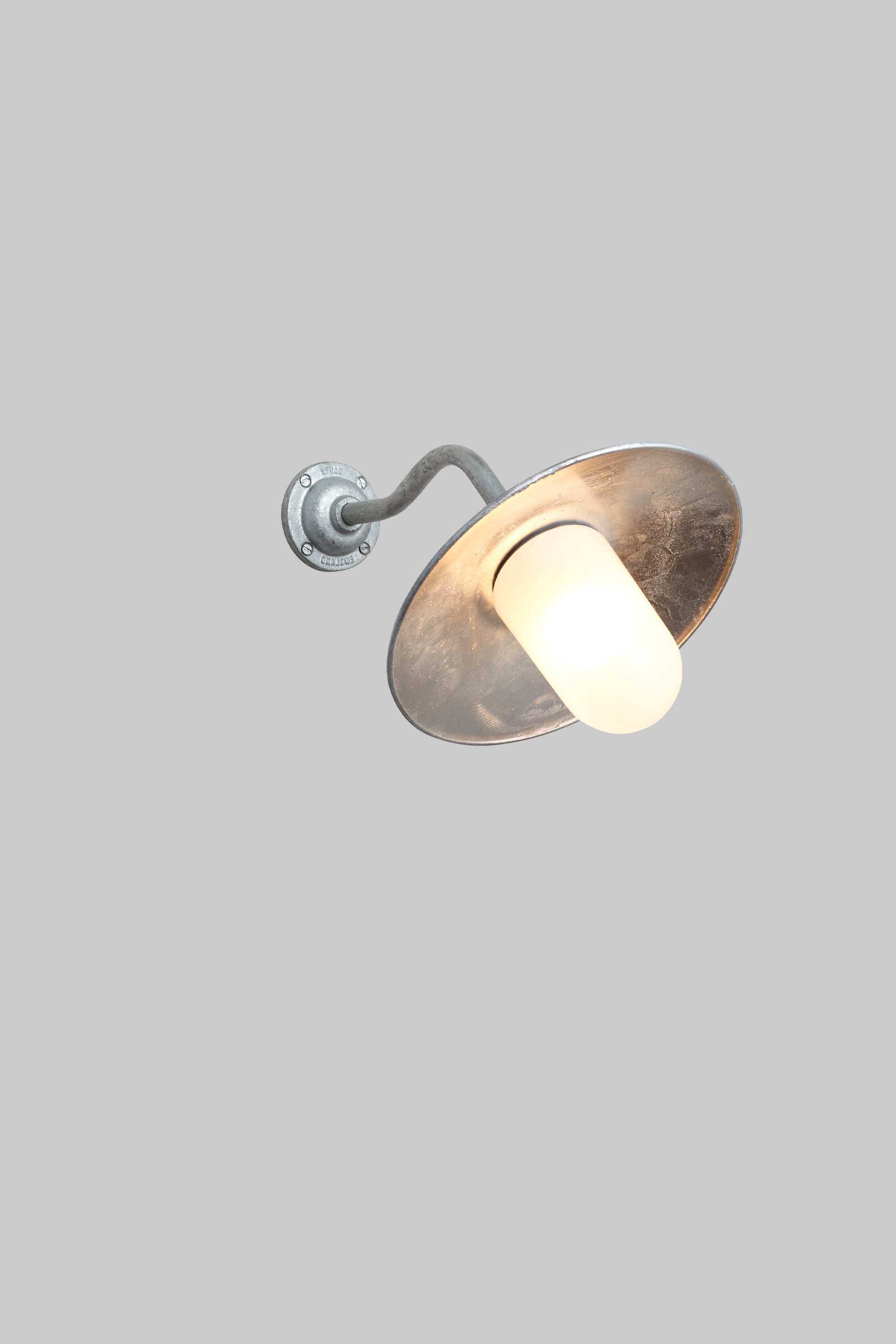 Exterior Bracket Light, Canted, 7680