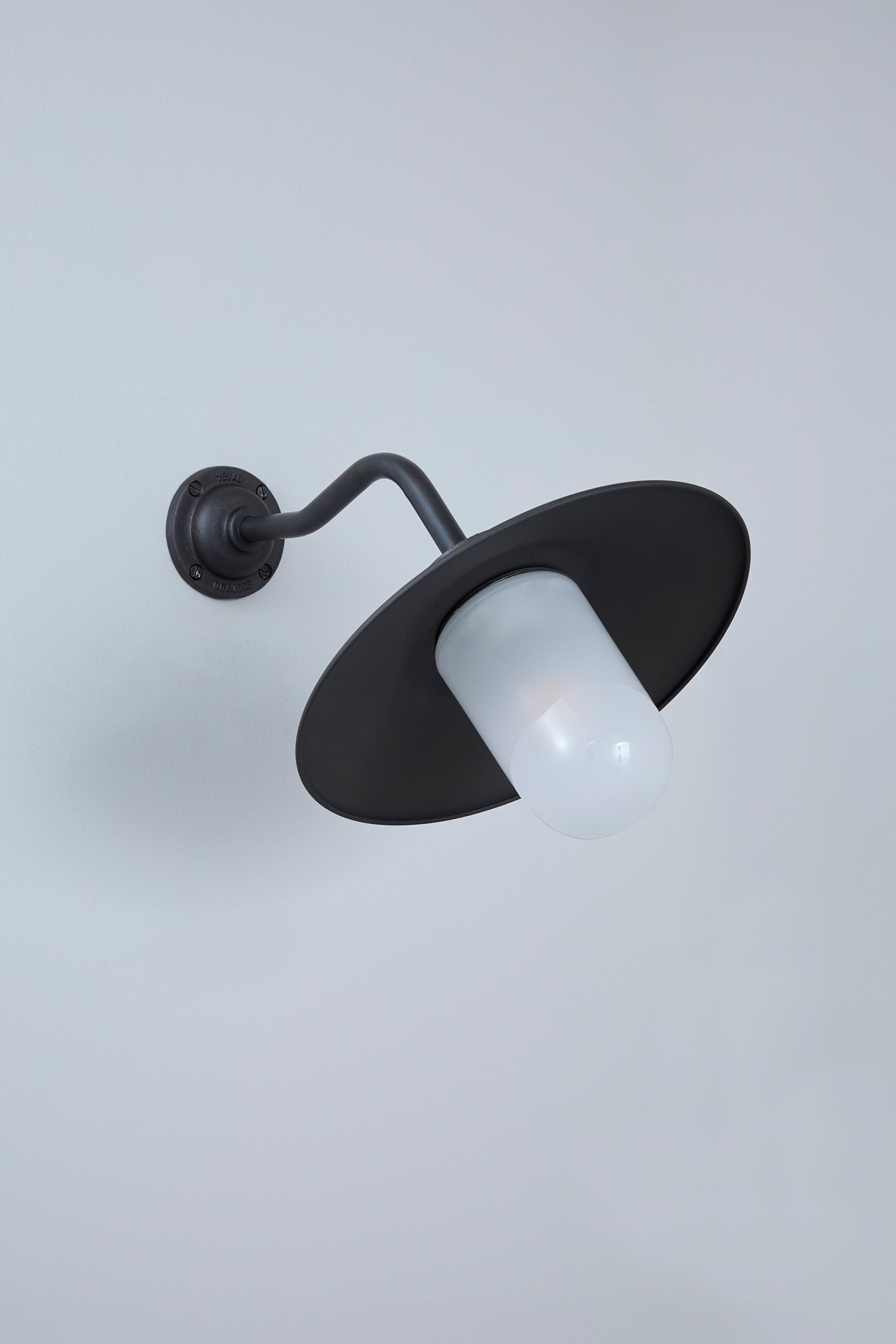 Exterior Bracket Light, Canted, 7680