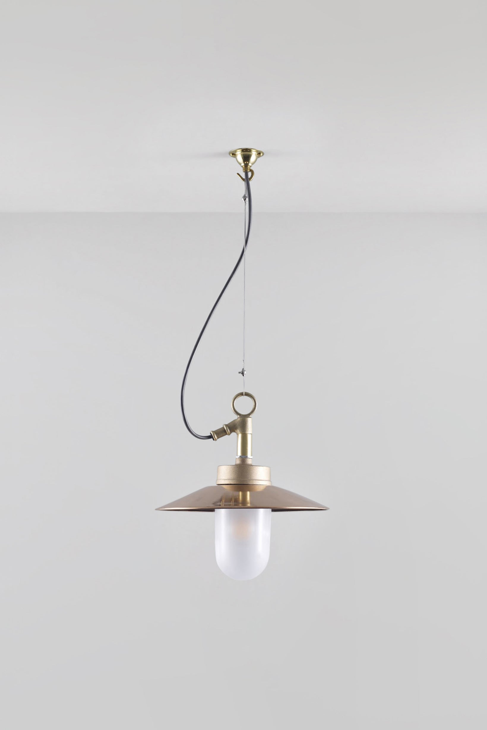 Well Glass Pendant With Visor 7680