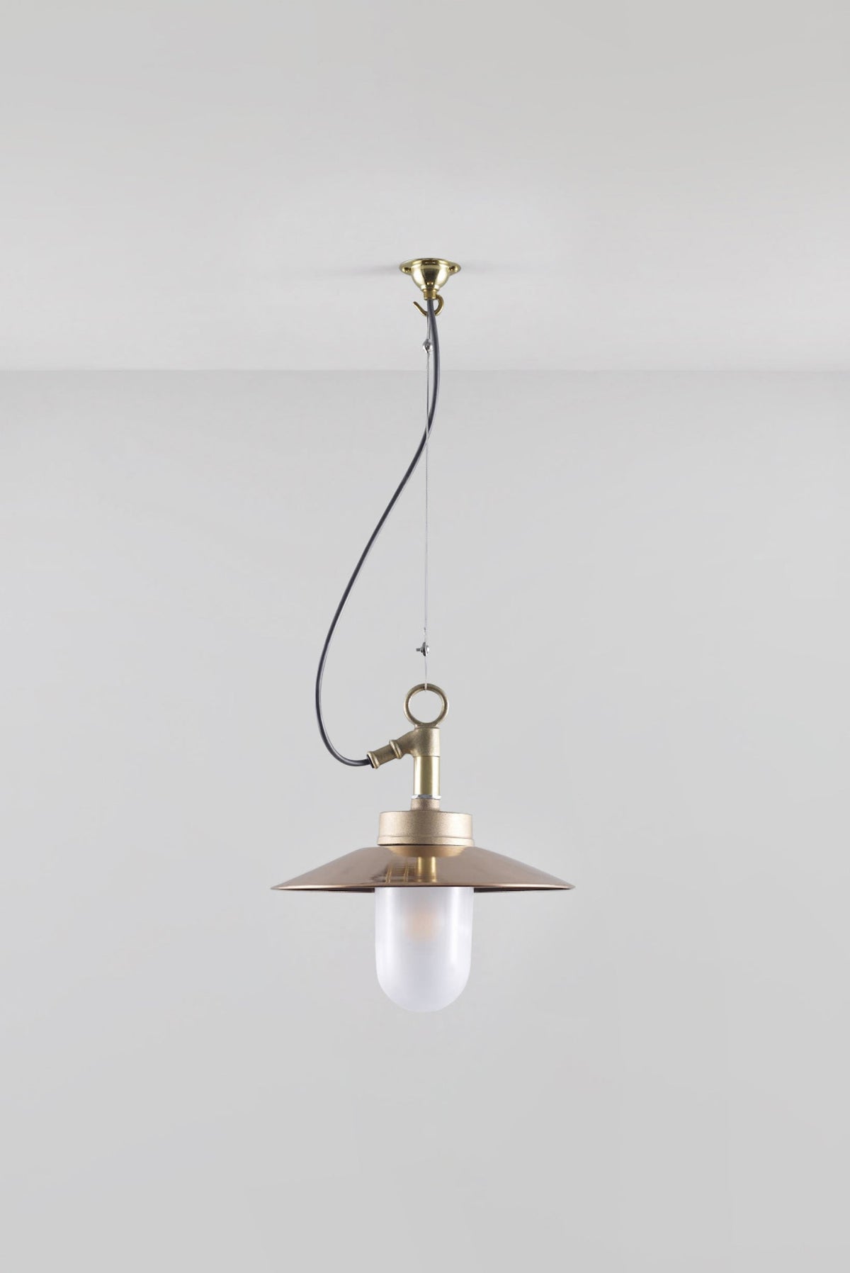 Well Glass Pendant With Visor 7680