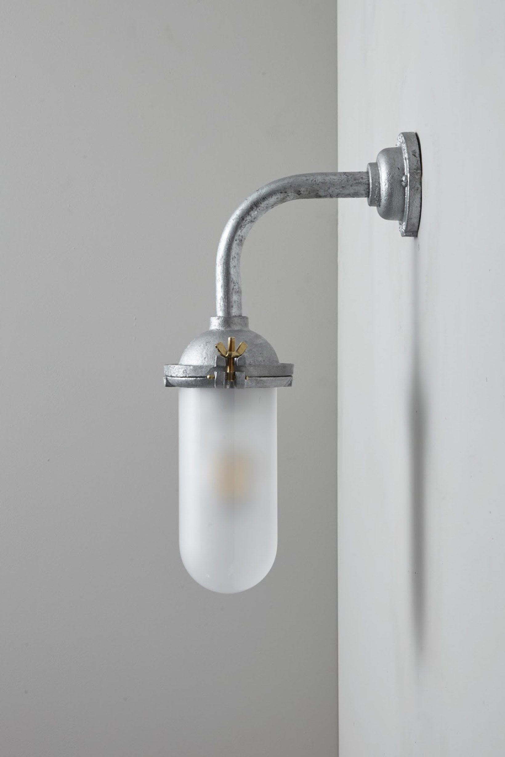 Bracket Light 7684 Außenleuchte, Rechtwinklig, Runde Rosette