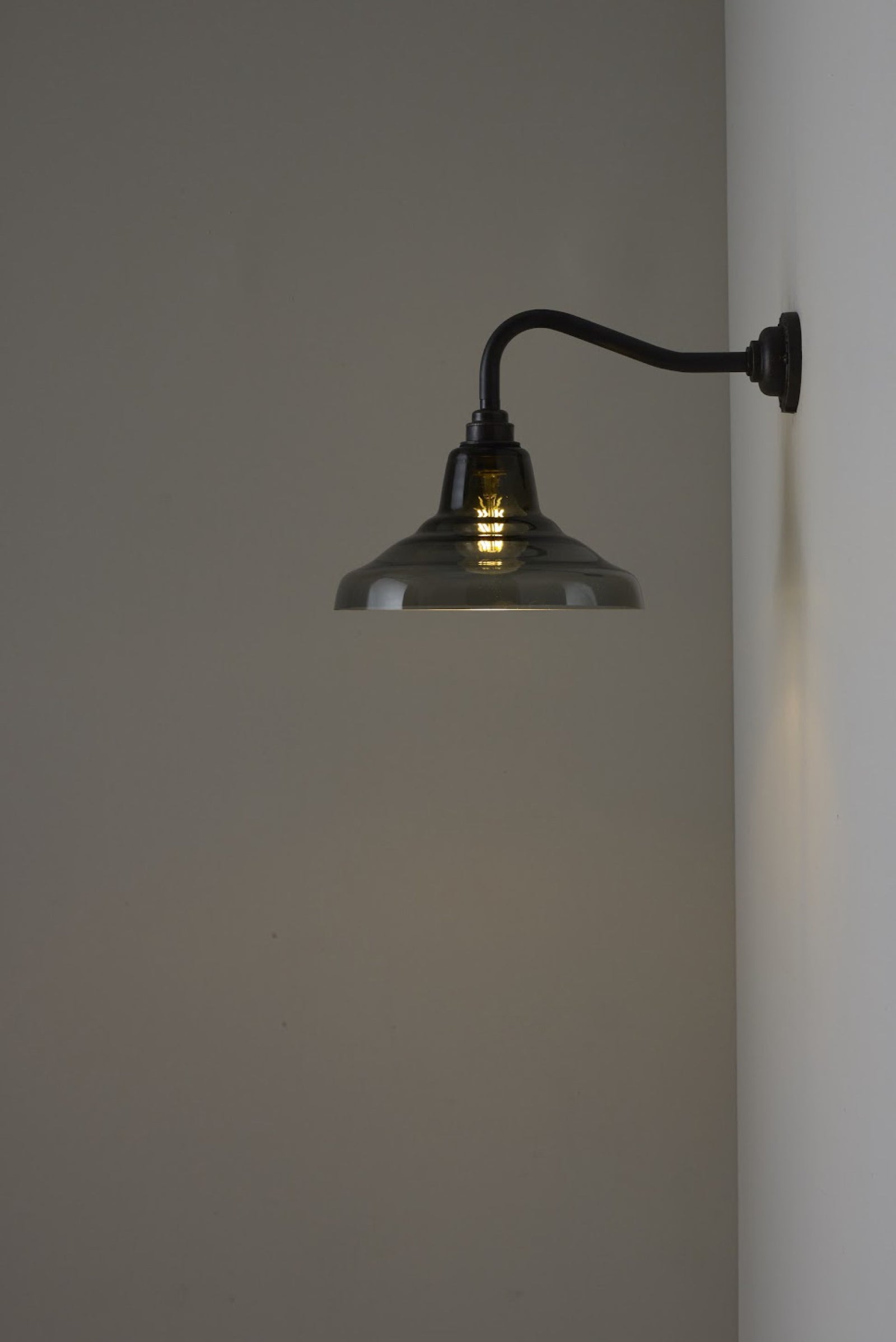 Variant Image for Laiton Vieilli / Anthracite