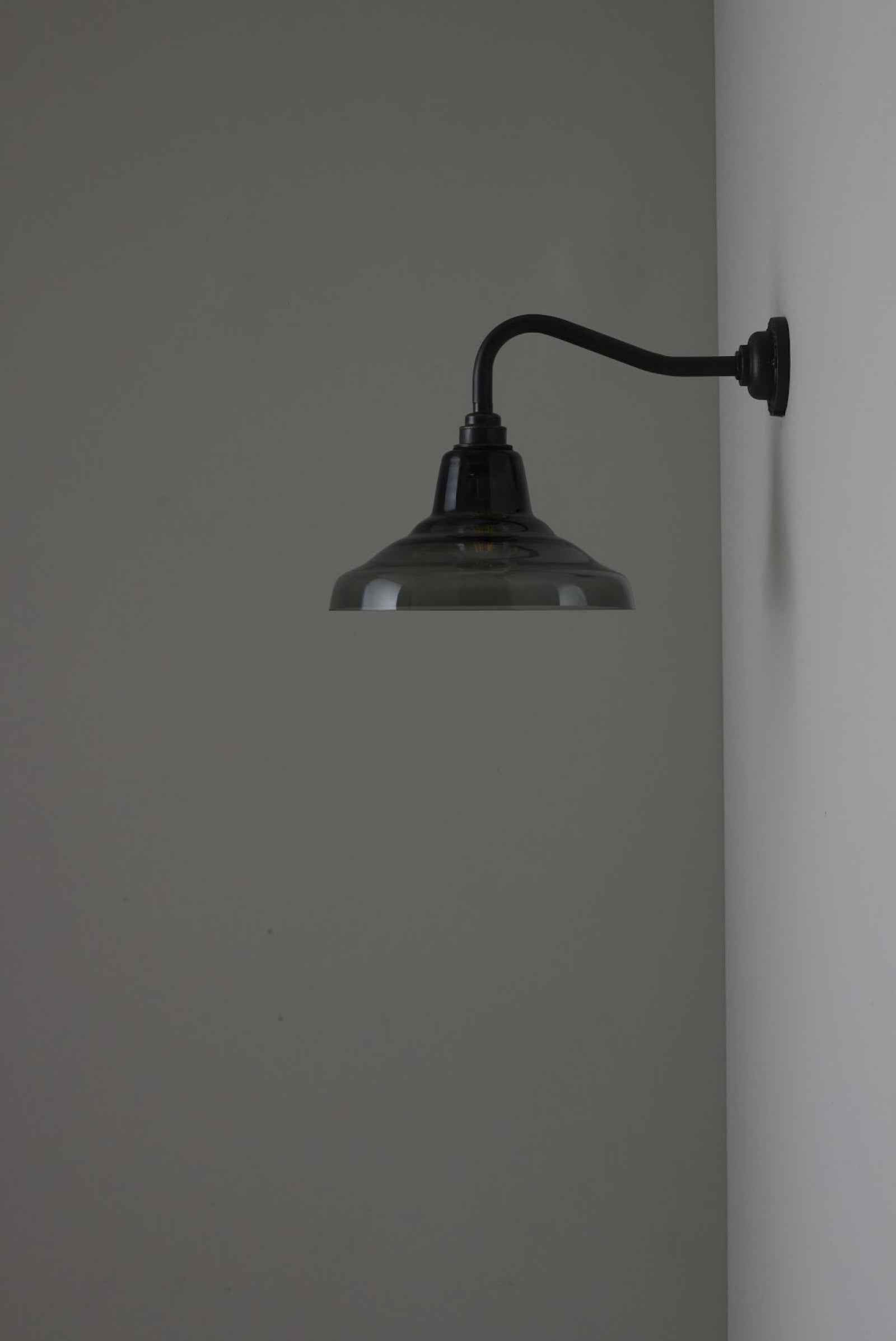 Variant Image for Laiton Vieilli / Anthracite