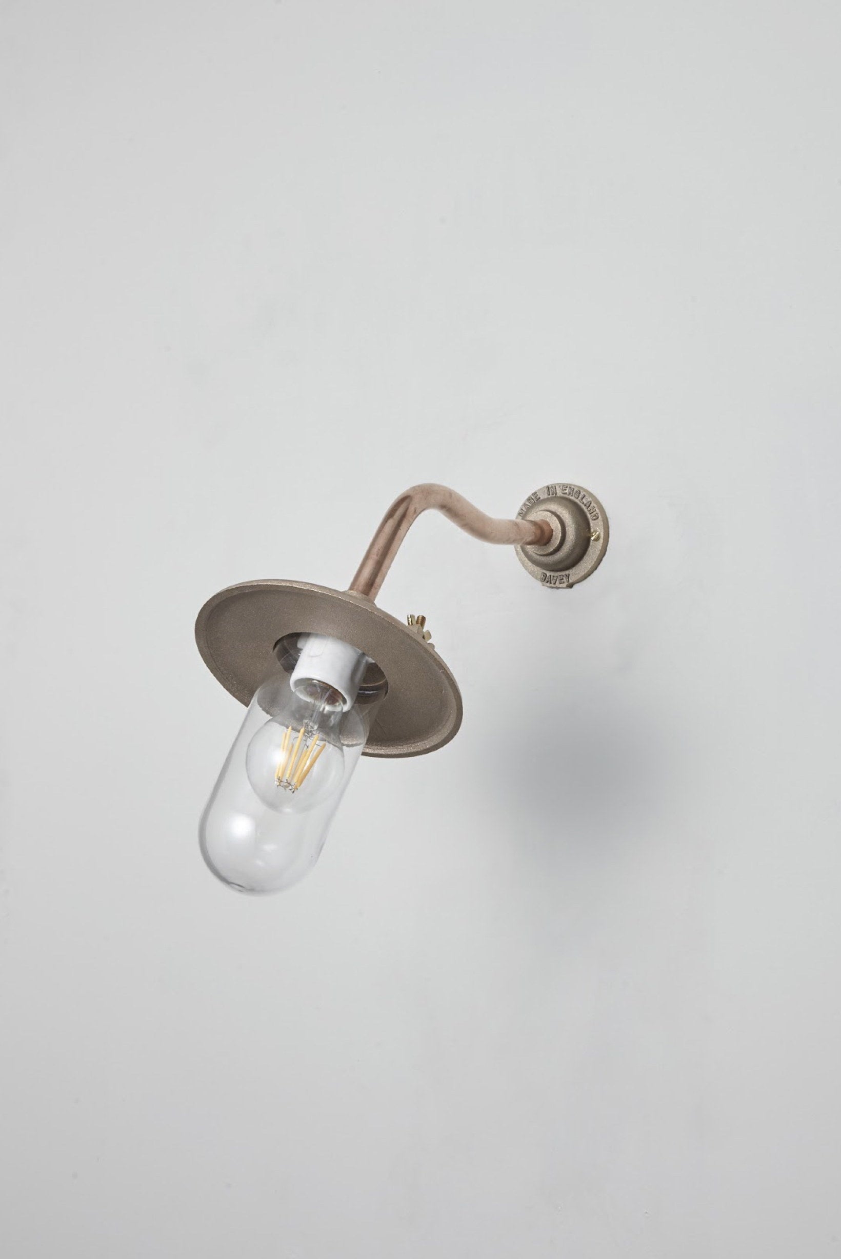 Bracket Light 7685 Außenleuchte, Geschwungen, Runde Rosette