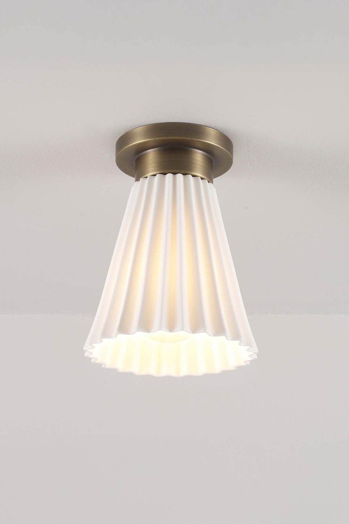 Variant Image for Laiton antique