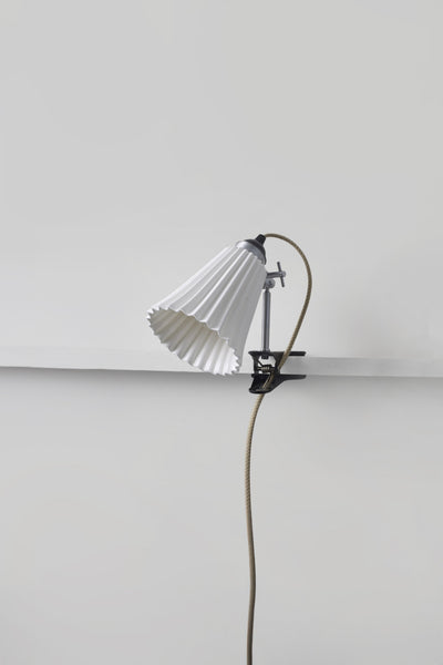 Hector Pleat Medium Clip Light