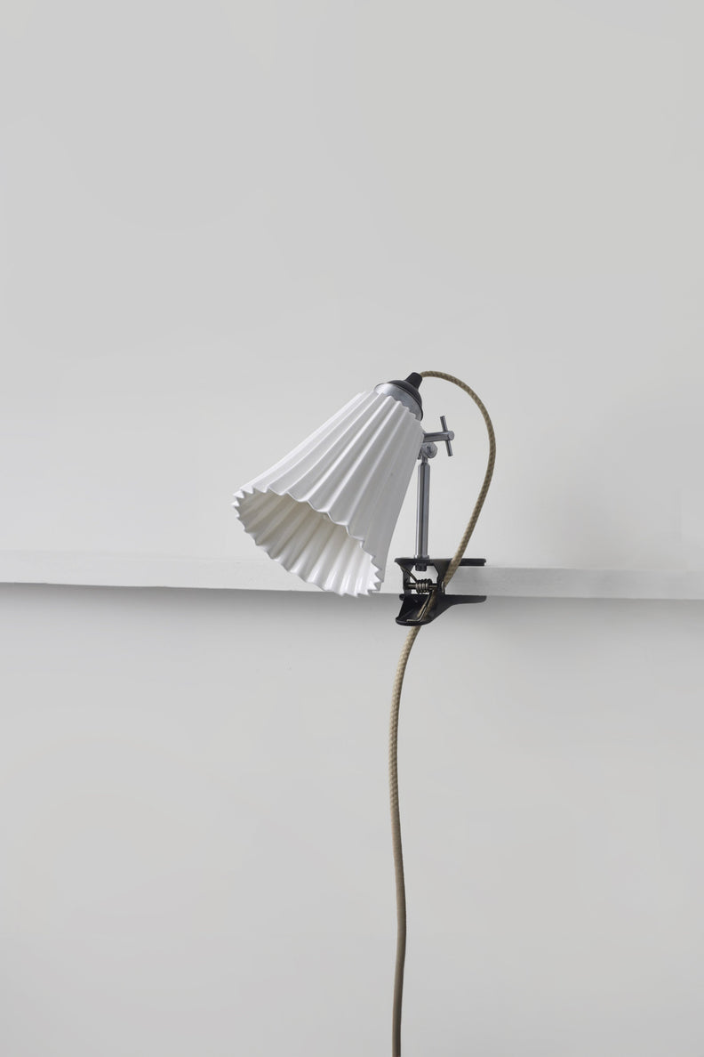 Hector Pleat Medium Clip Light