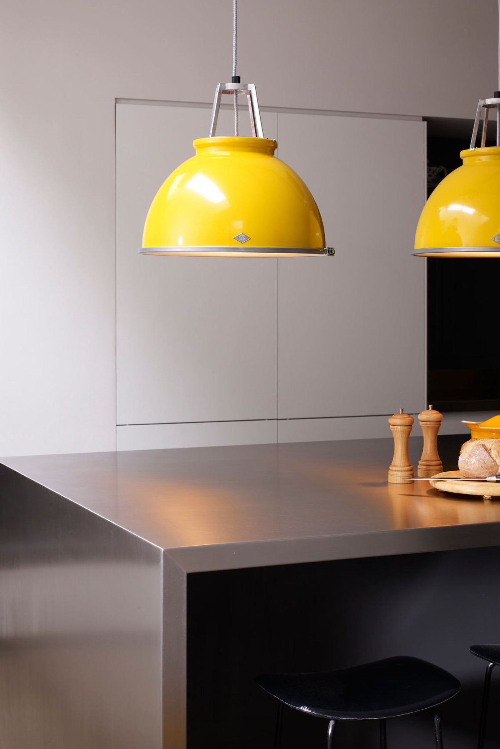 Variant Image for Yellow / Etched Diffuser