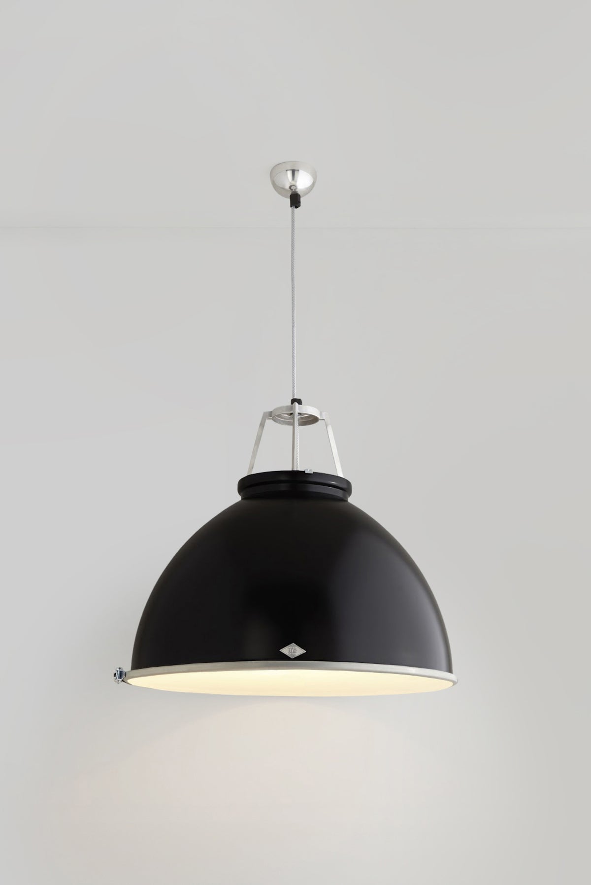 Titan Size 5 Pendant with Diffuser