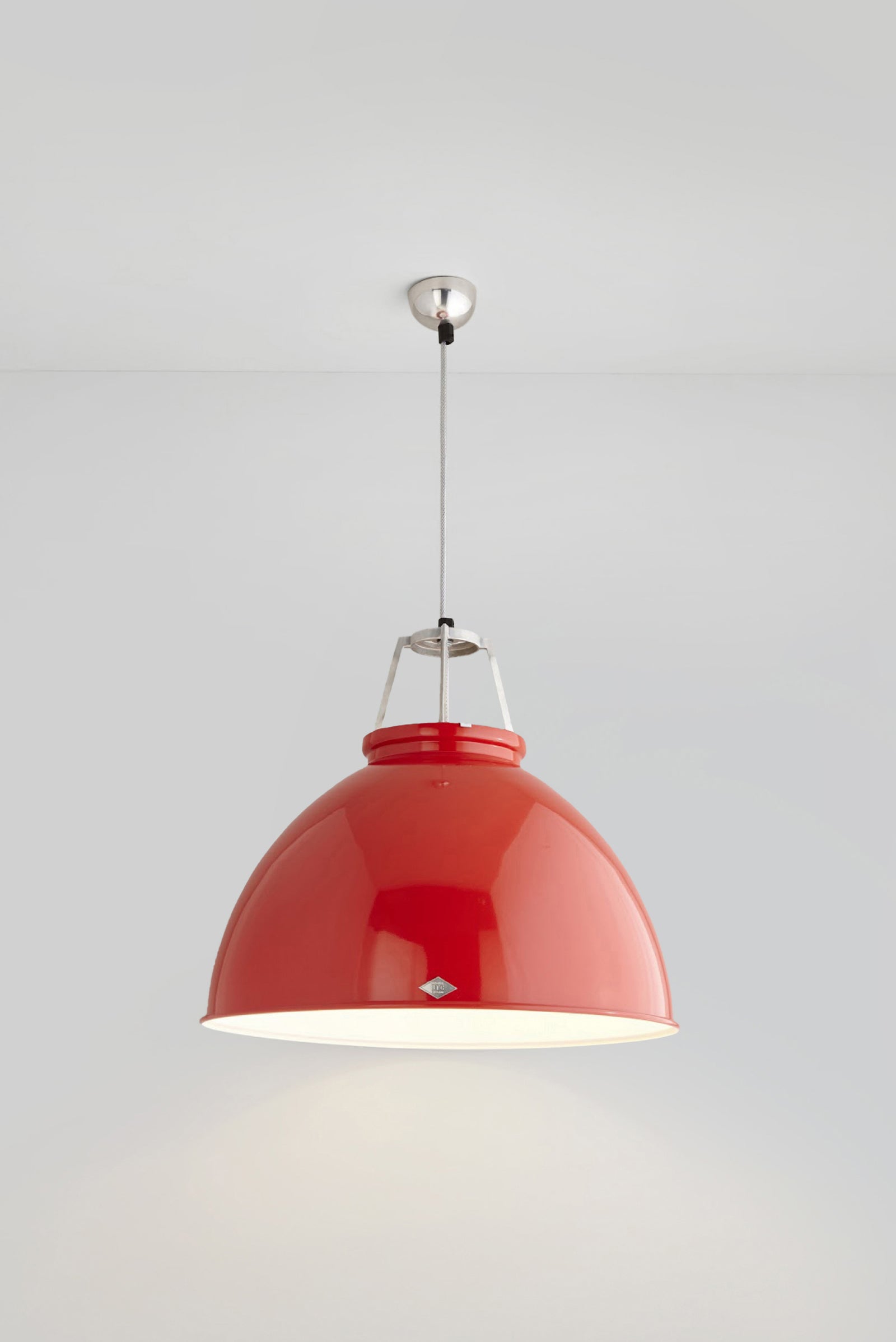 Variant Image for Red / White