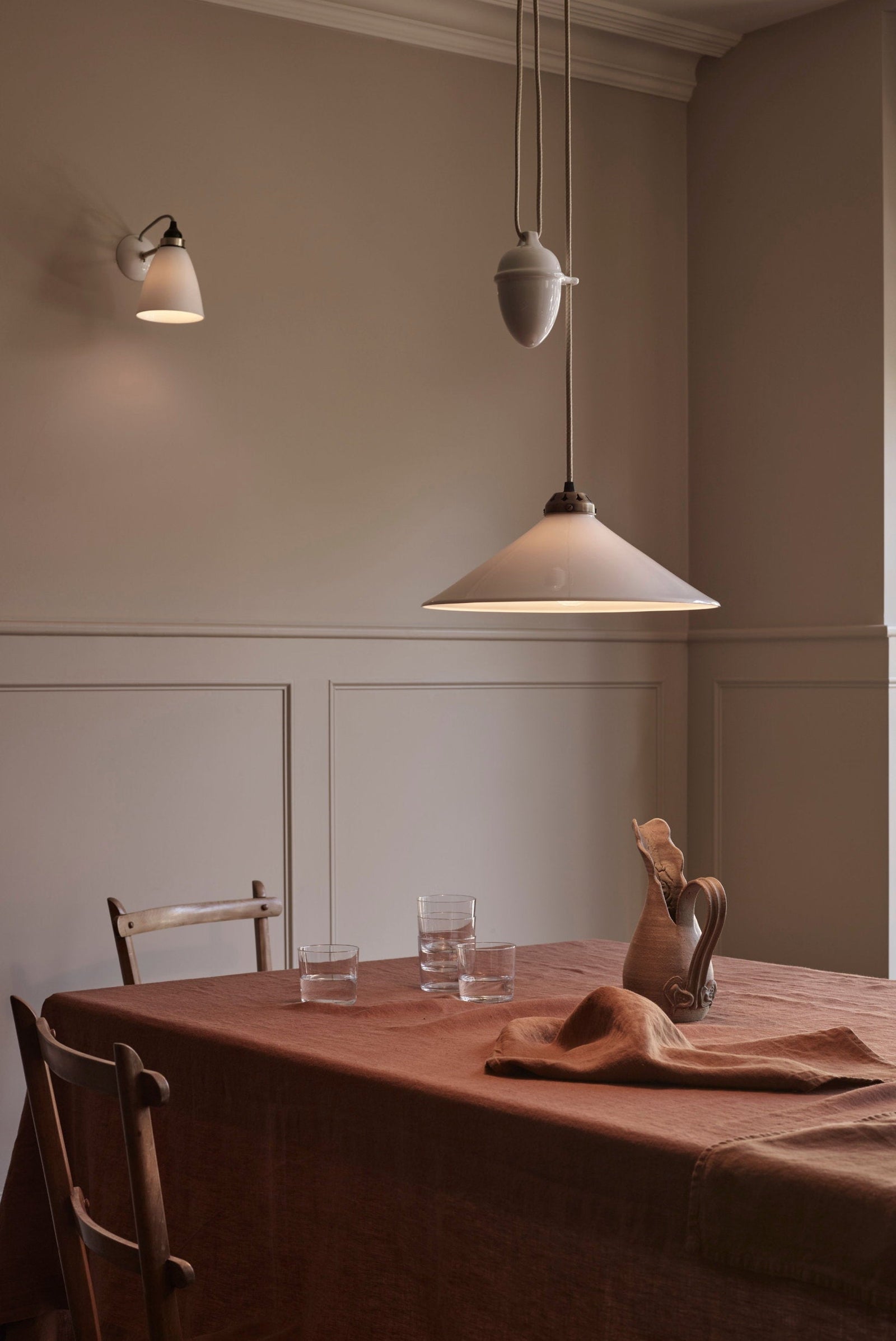 Variant Image for Laiton antique