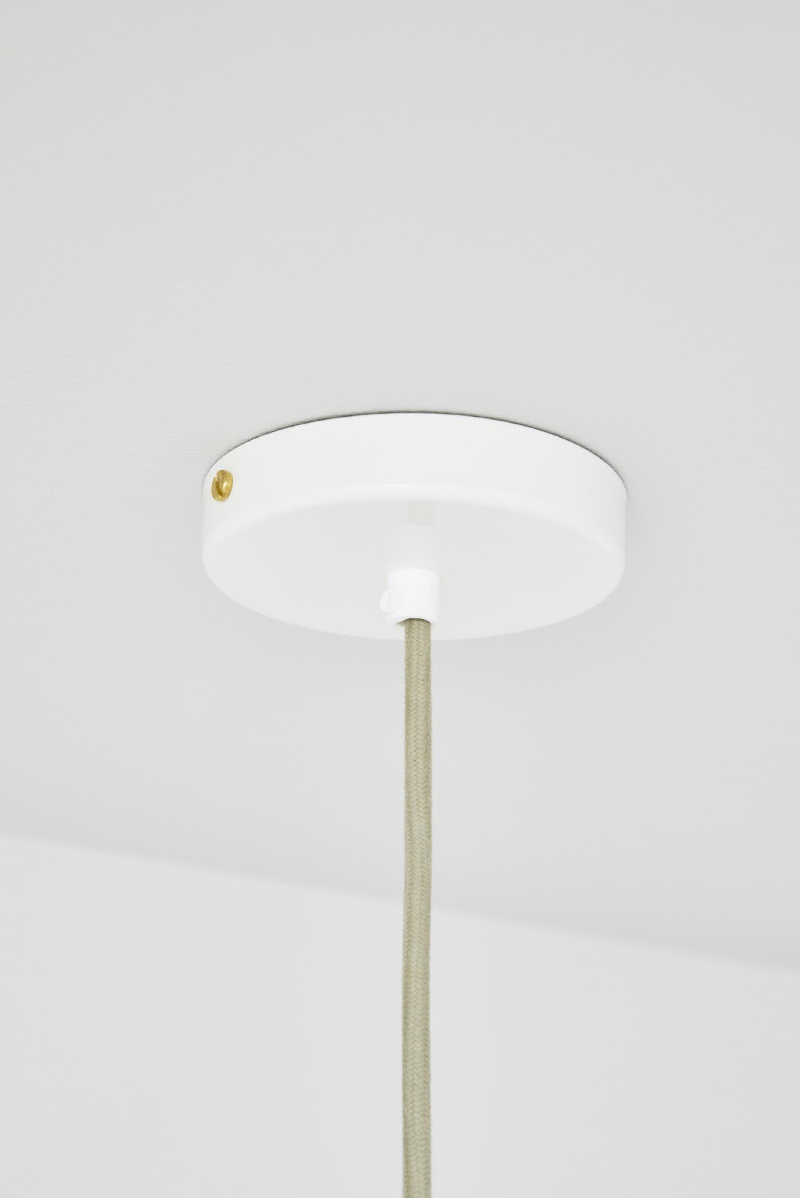 Variant Image for Natural White / Grey