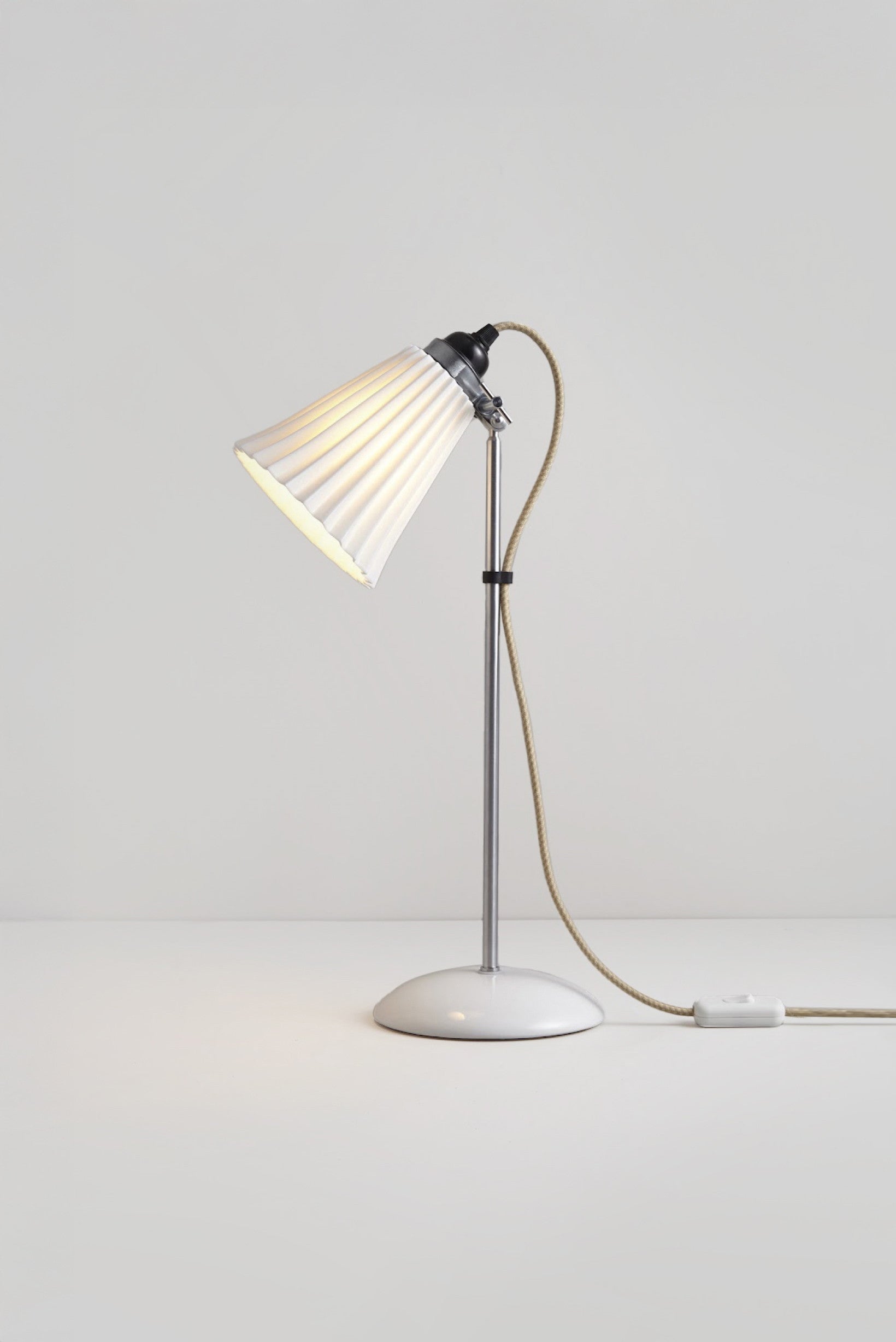 Hector Pleat Medium Table Light