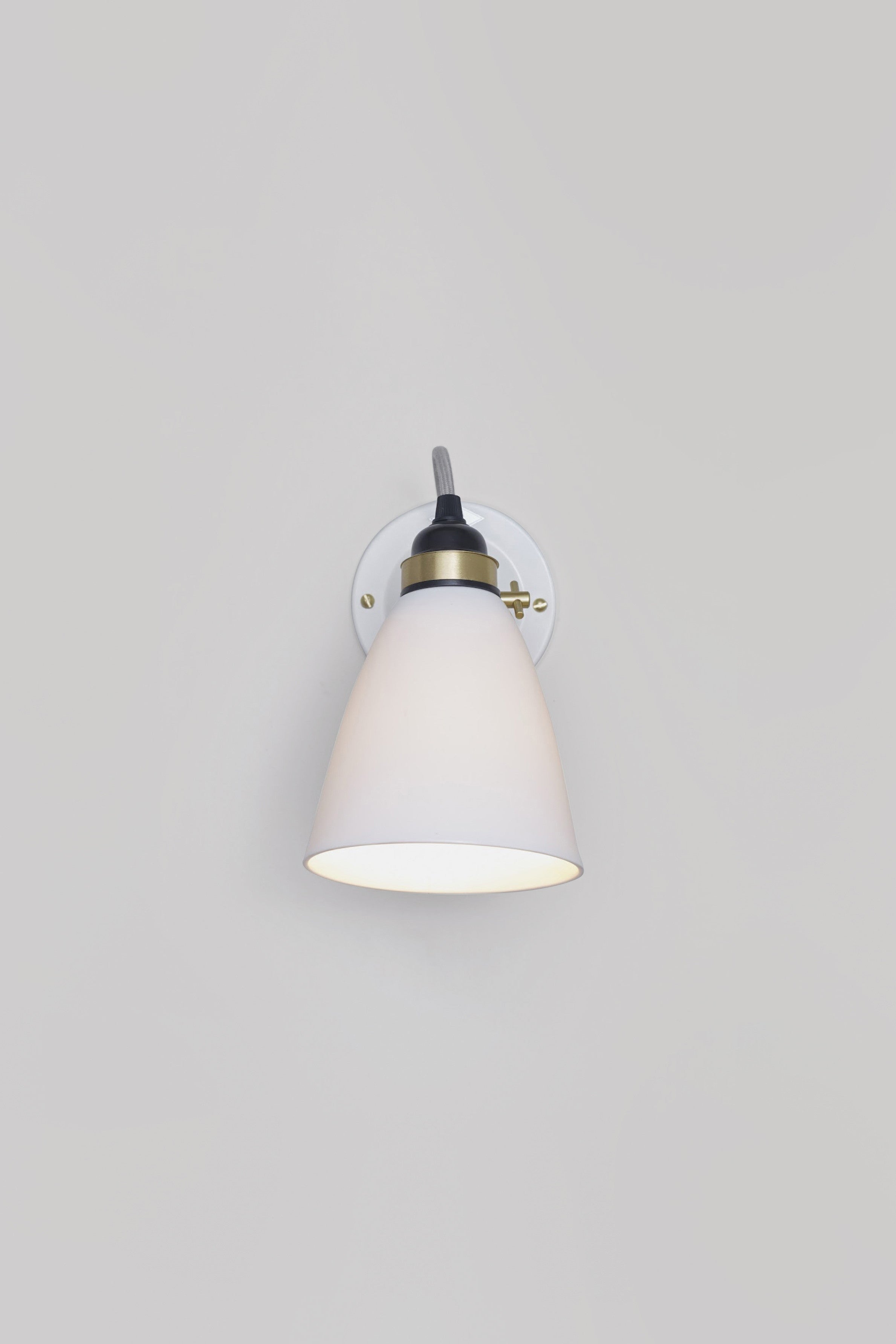 Hector 30 Wall Light, Switched