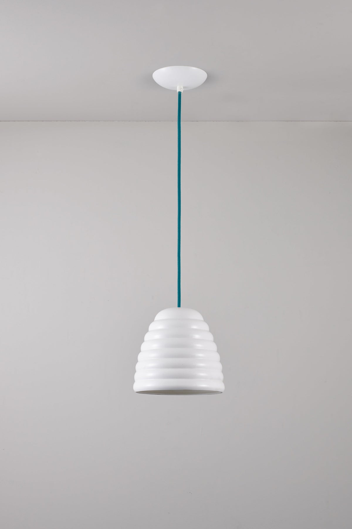 Variant Image for Natural White / Turquoise
