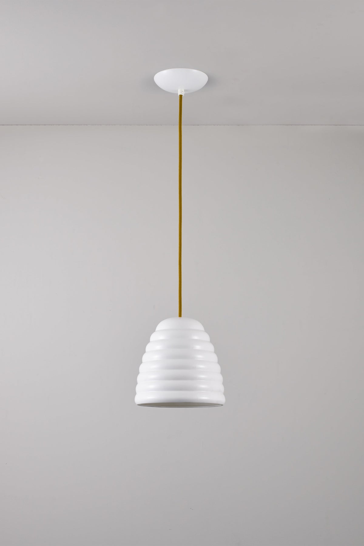 Variant Image for Natural White / Yellow