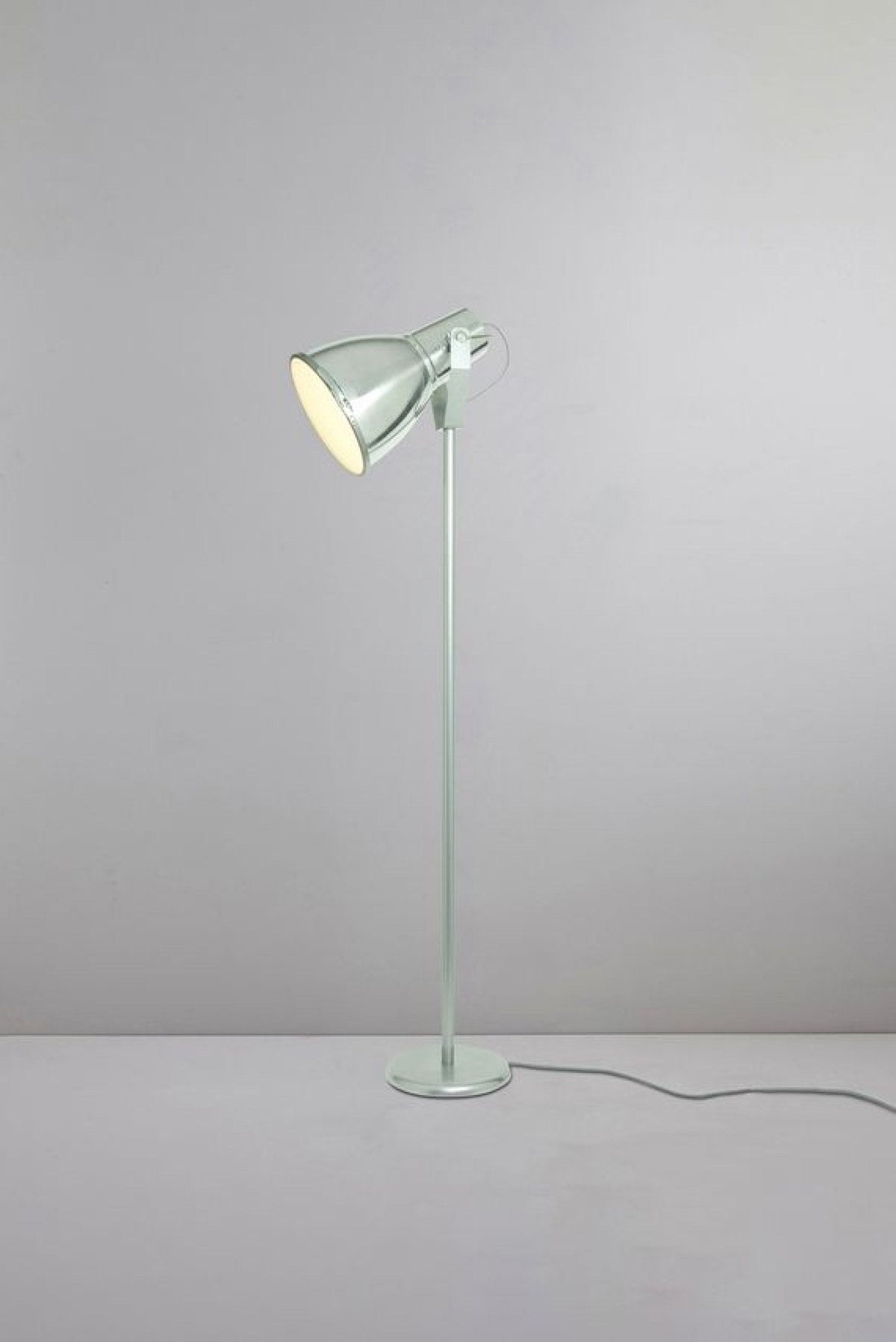 Lampadaire Stirrup 3