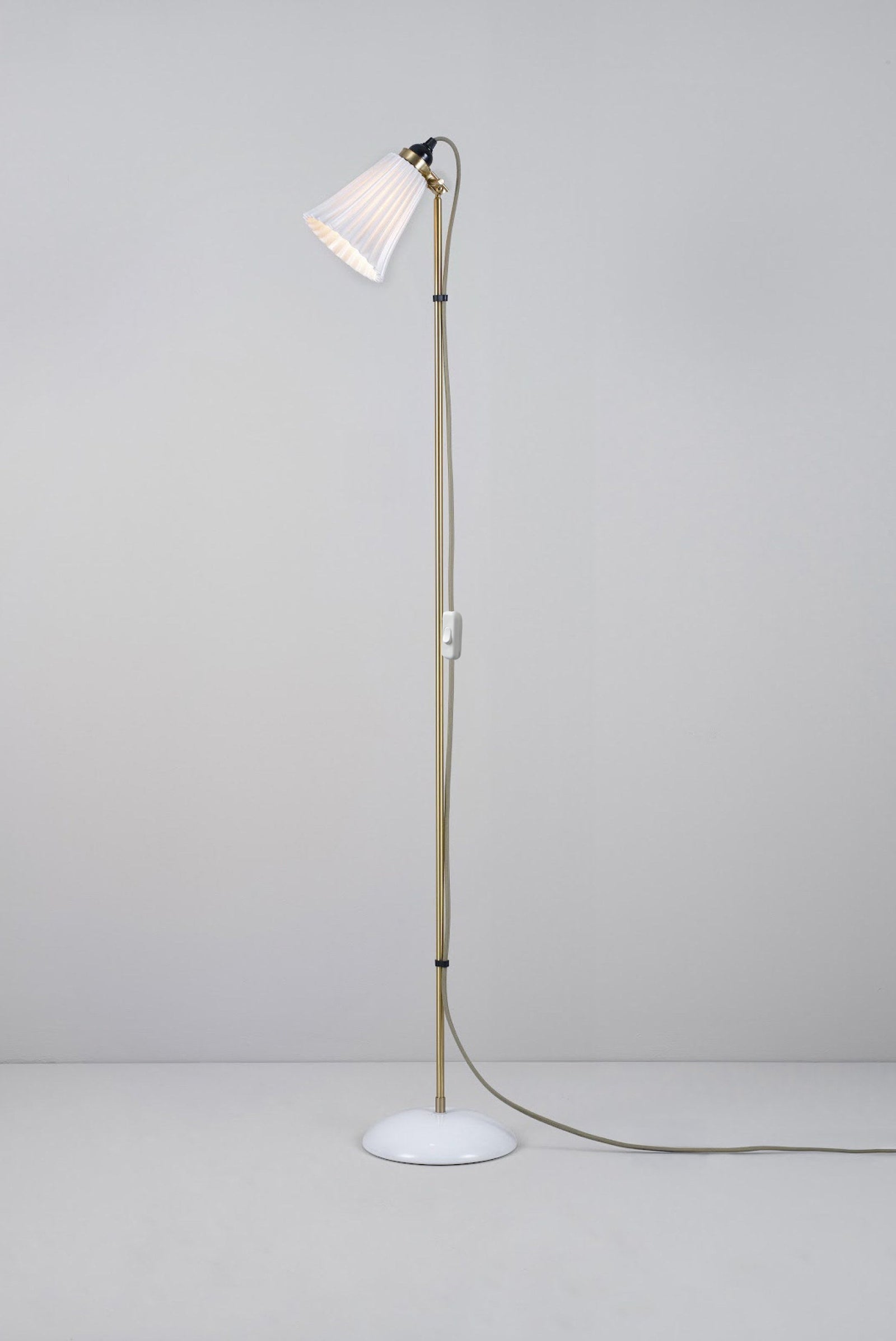 Variant Image for Natural White / Grey