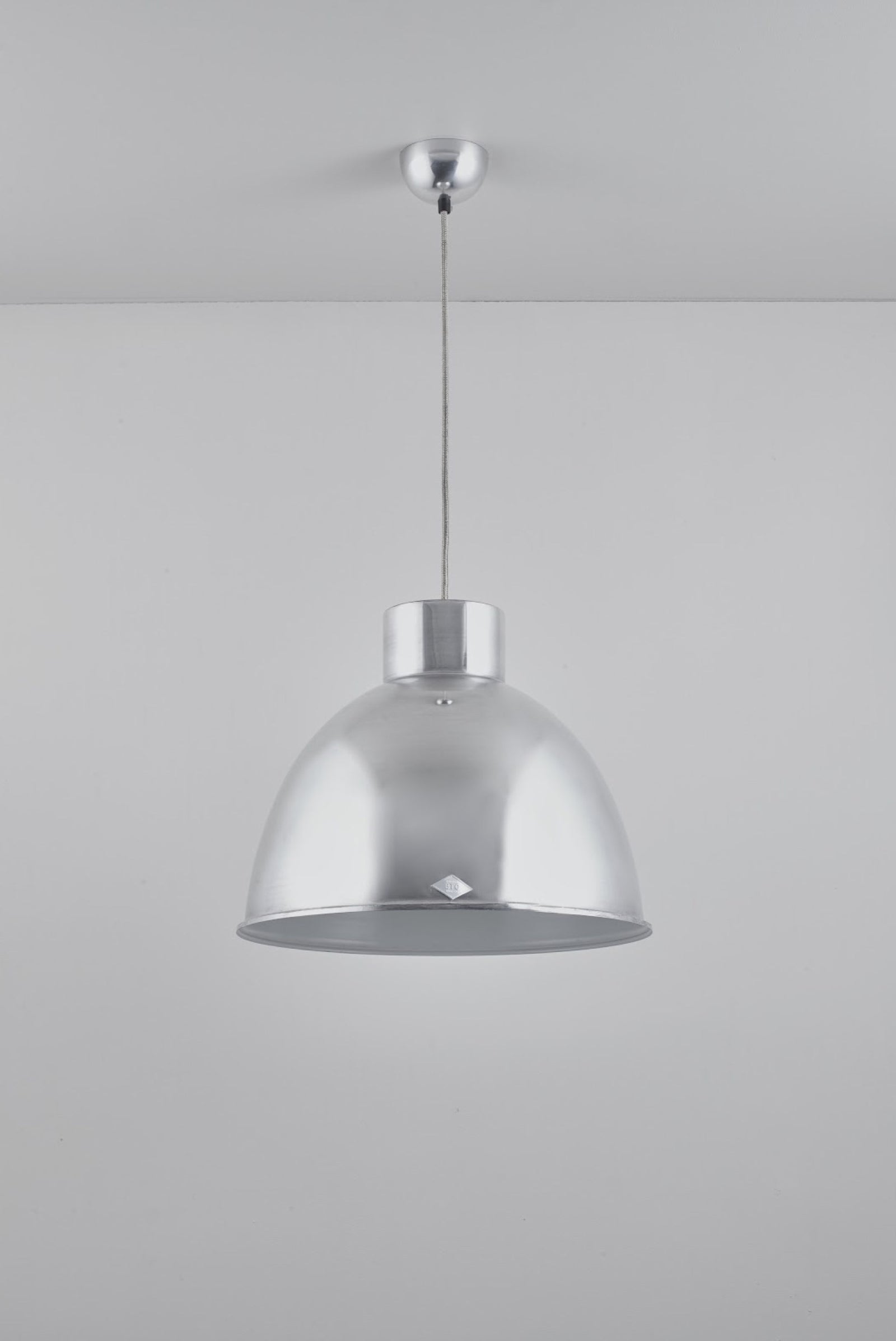 Variant Image for Natural Aluminium / None