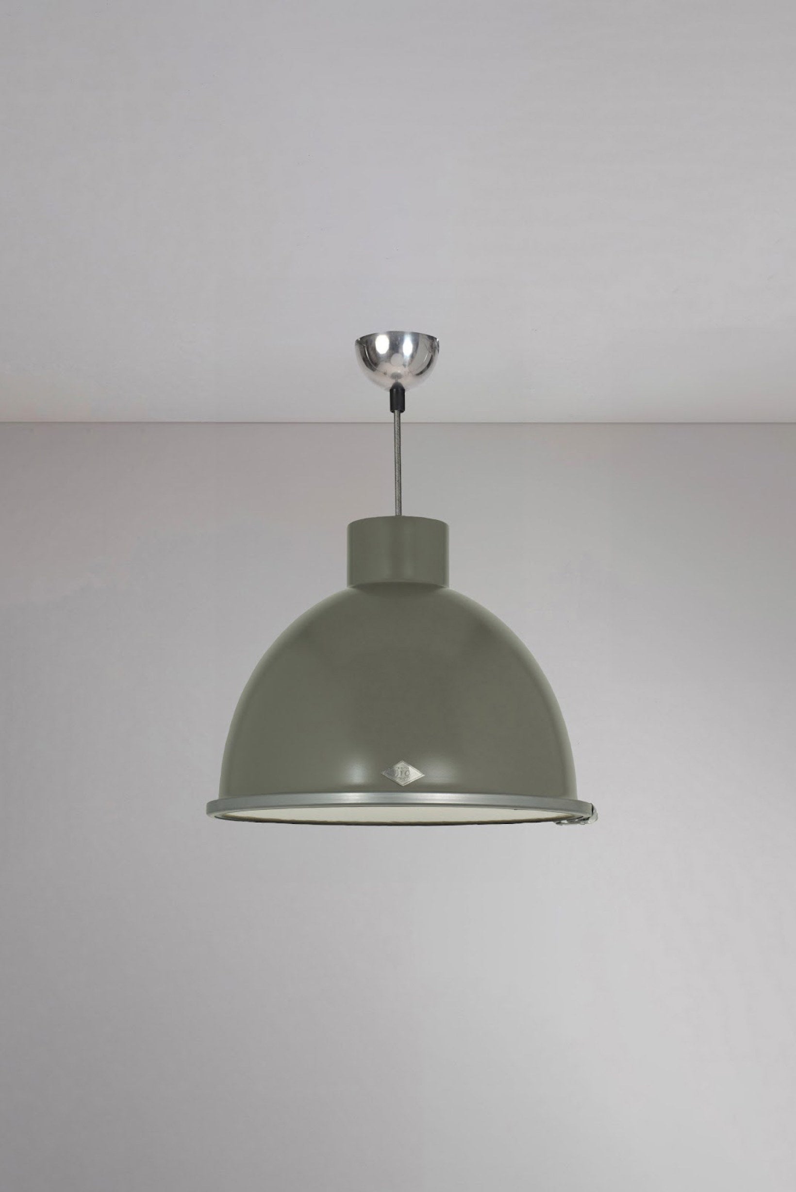 Giant 1 Pendant