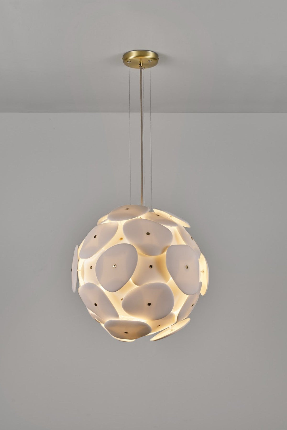 Suspension Pebble