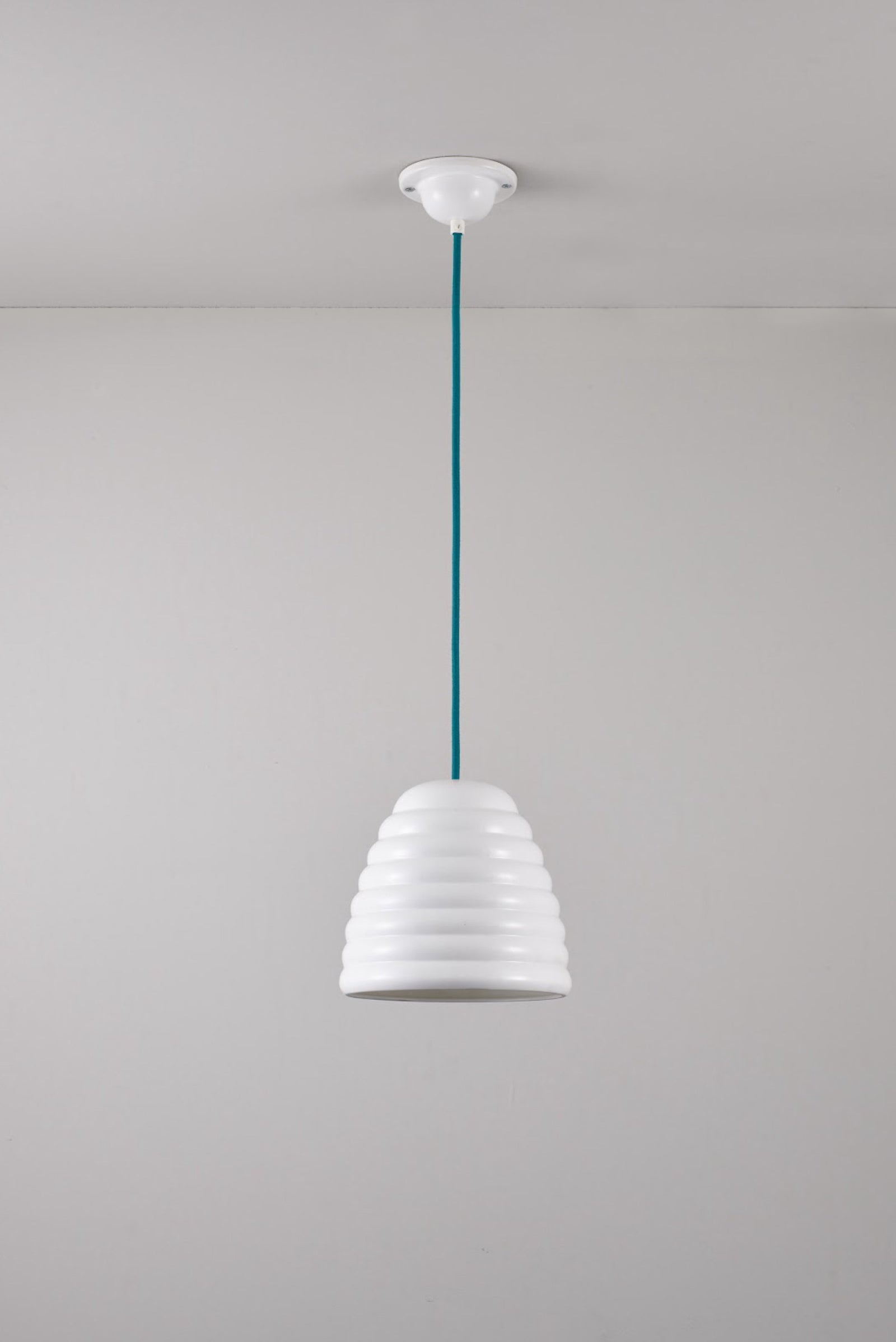 Variant Image for Natural White / Turquoise