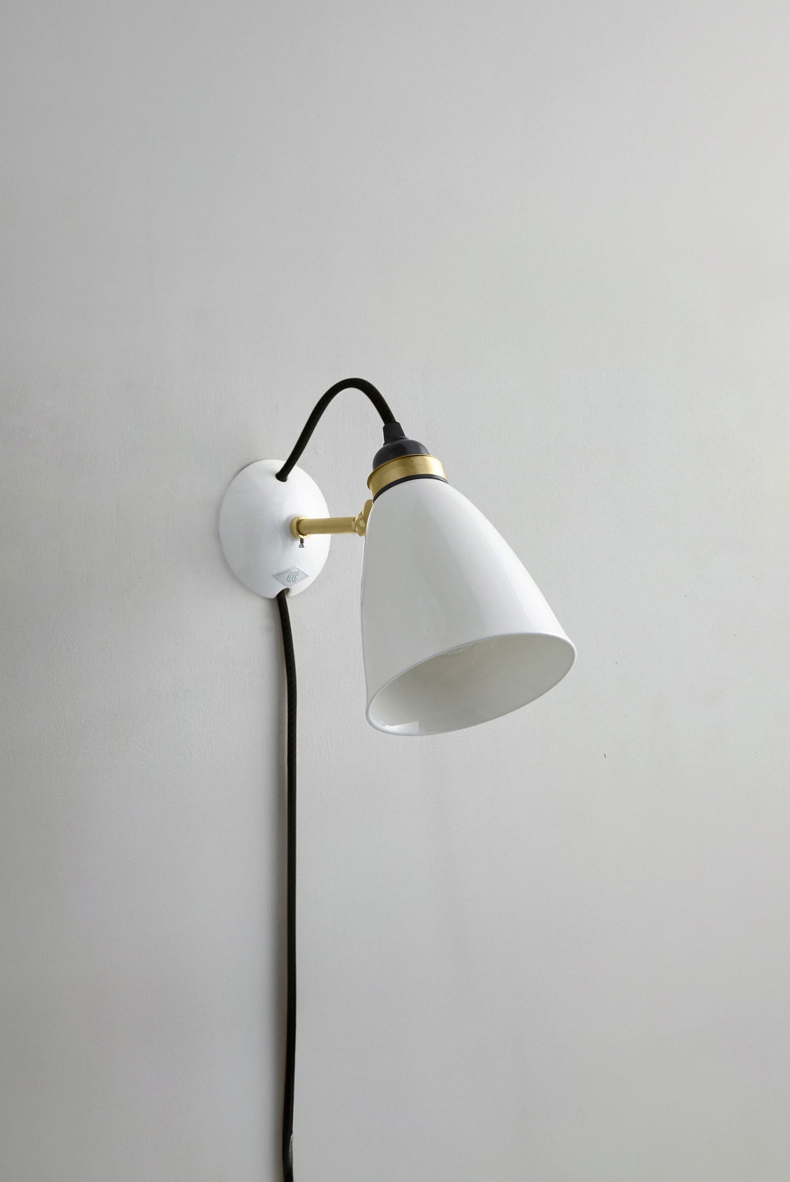 Variant Image for Natural White / Black