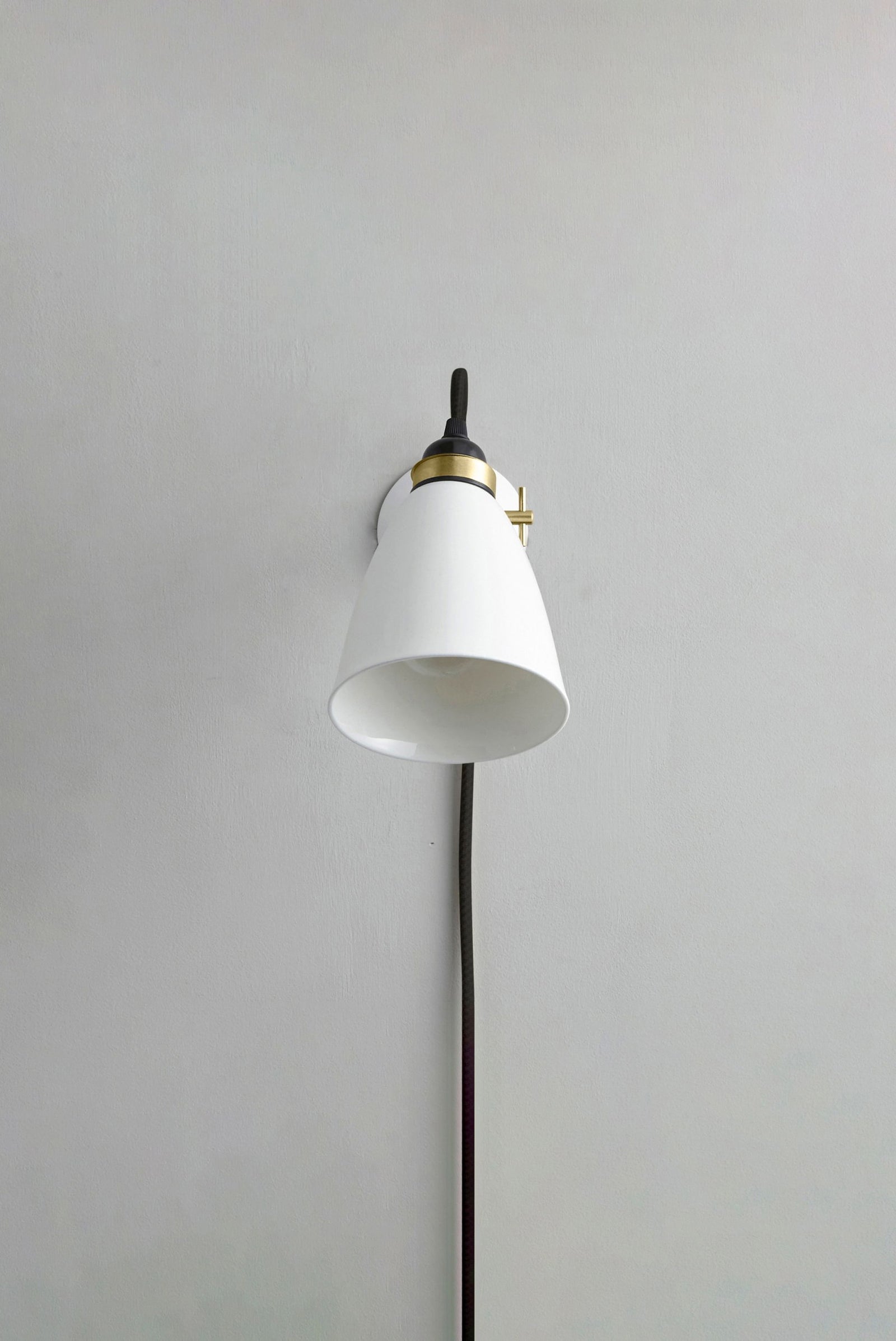Variant Image for Natural White / Black