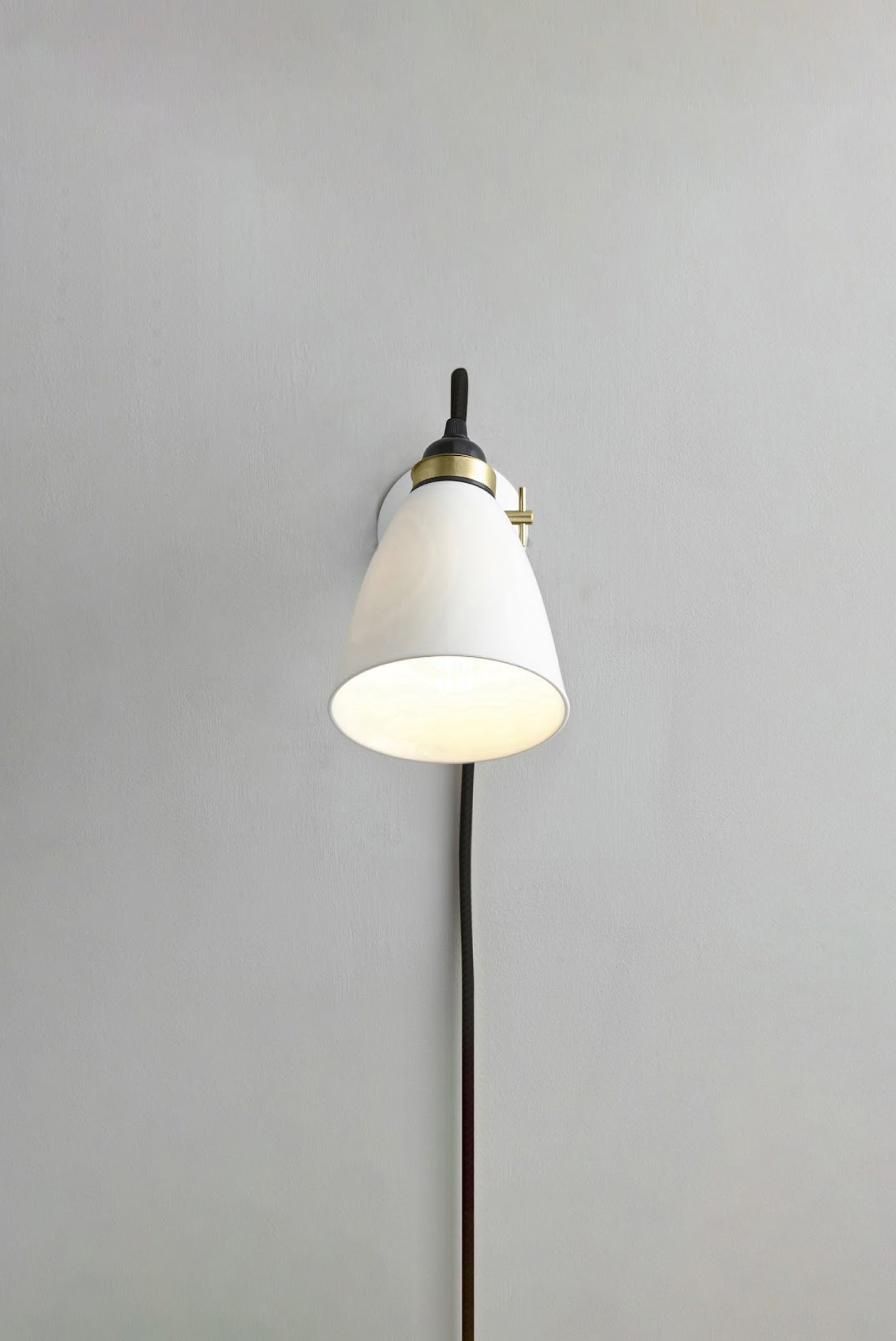 Variant Image for Natural White / Black
