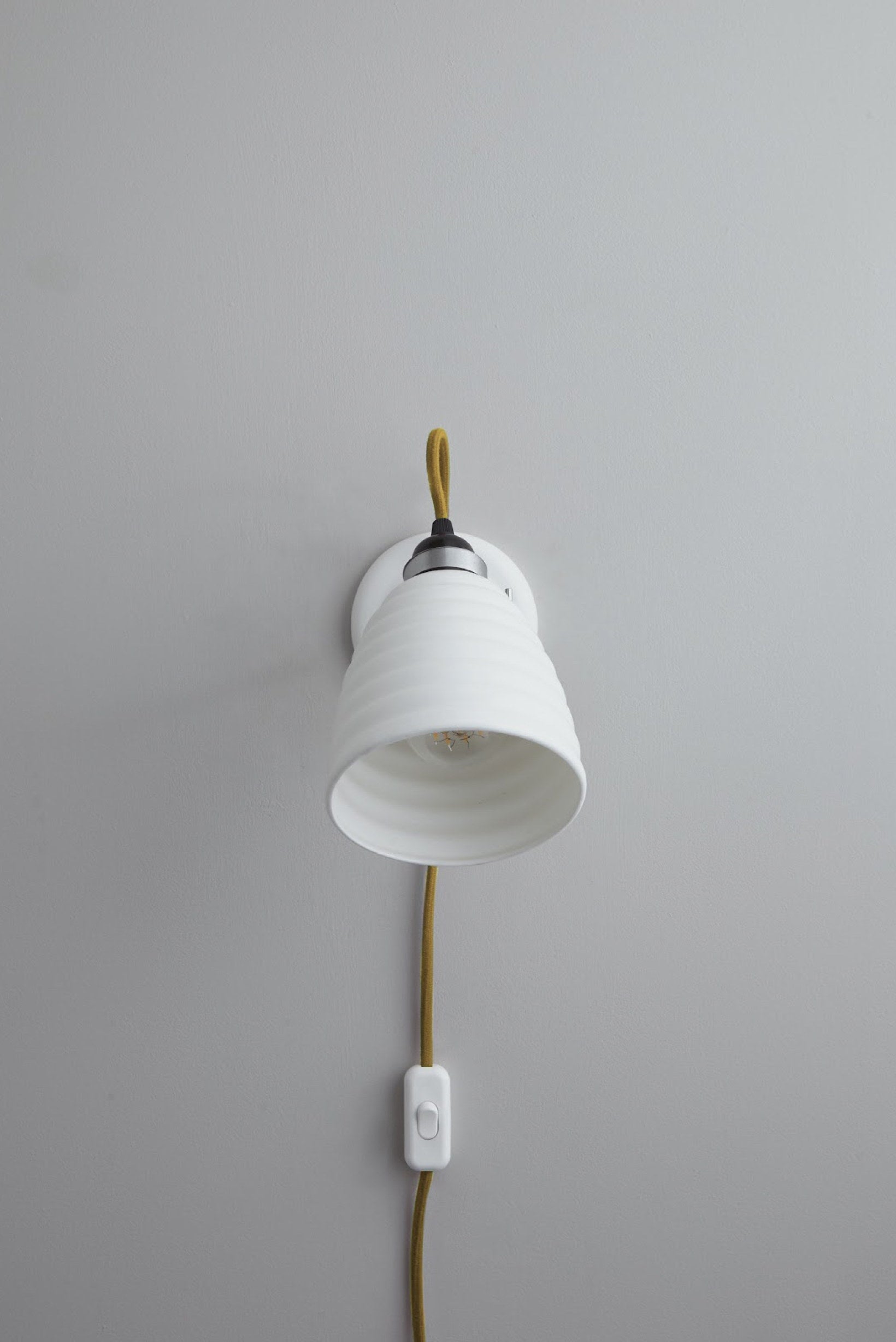 Hector Bibendum Wandleuchte mit Stecker, Schalter & Kabel