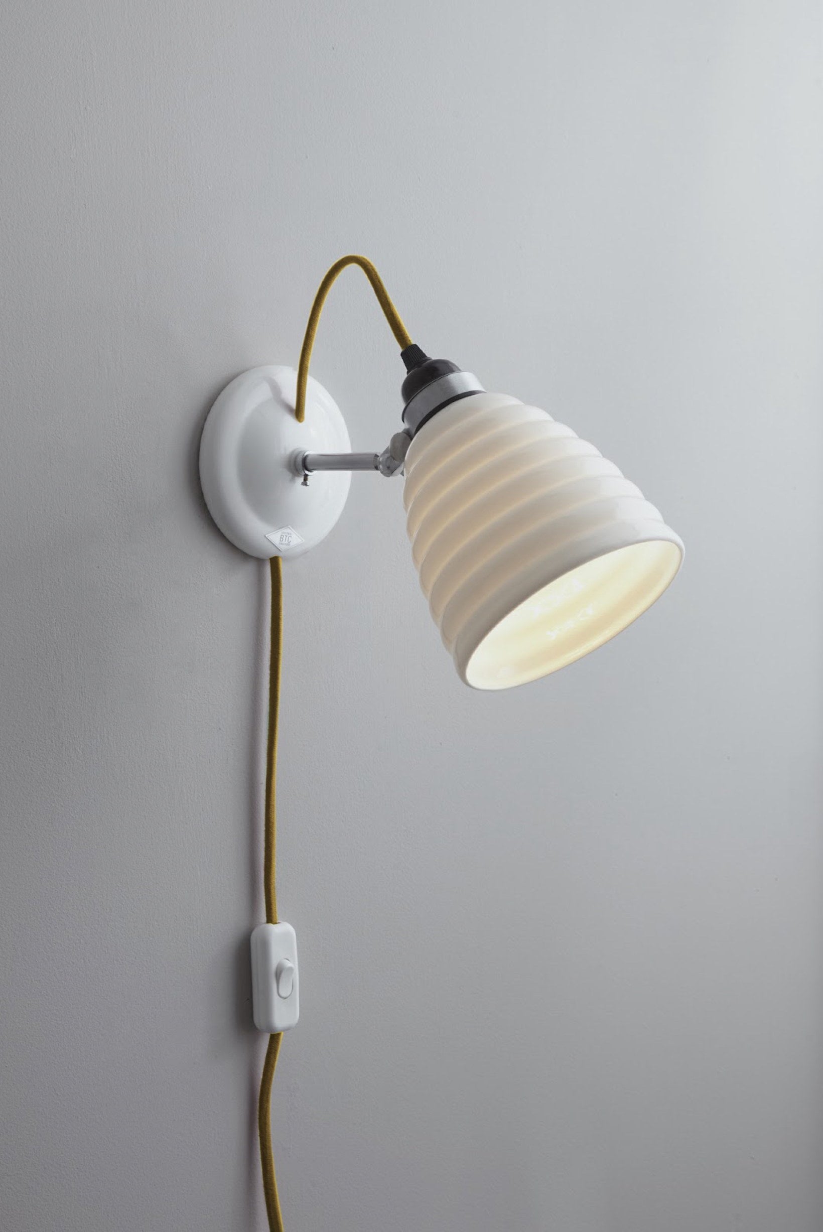 Hector Bibendum Wandleuchte mit Stecker, Schalter & Kabel