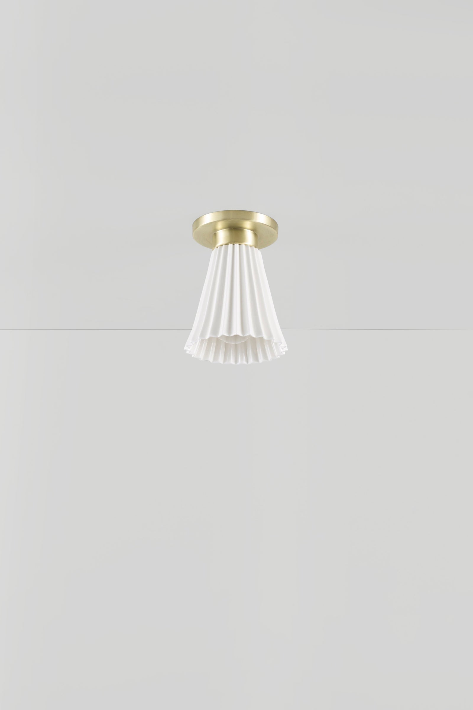 Hector Pleat Medium Ceiling Light - Thumbnail 4