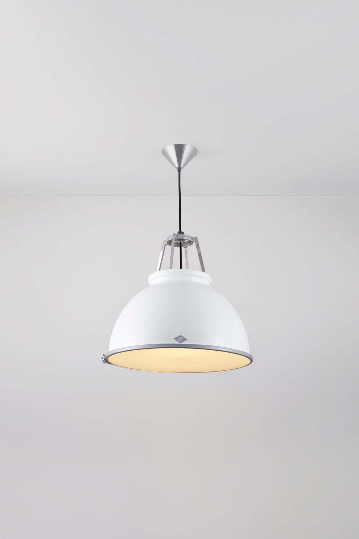 Titan Pendelleuchte mit Ätzglas Größe 3