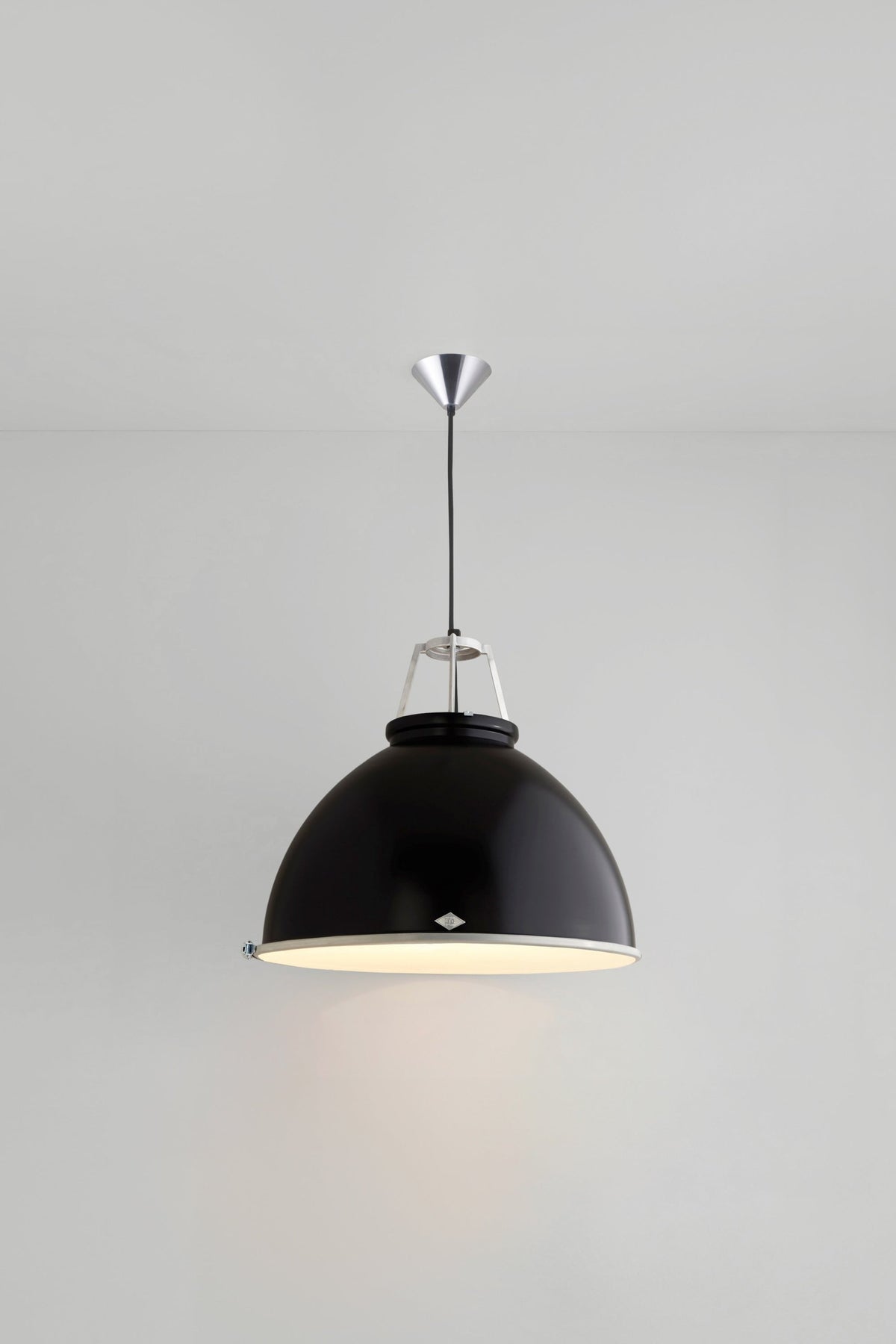 Titan Size 5 Pendant with Diffuser