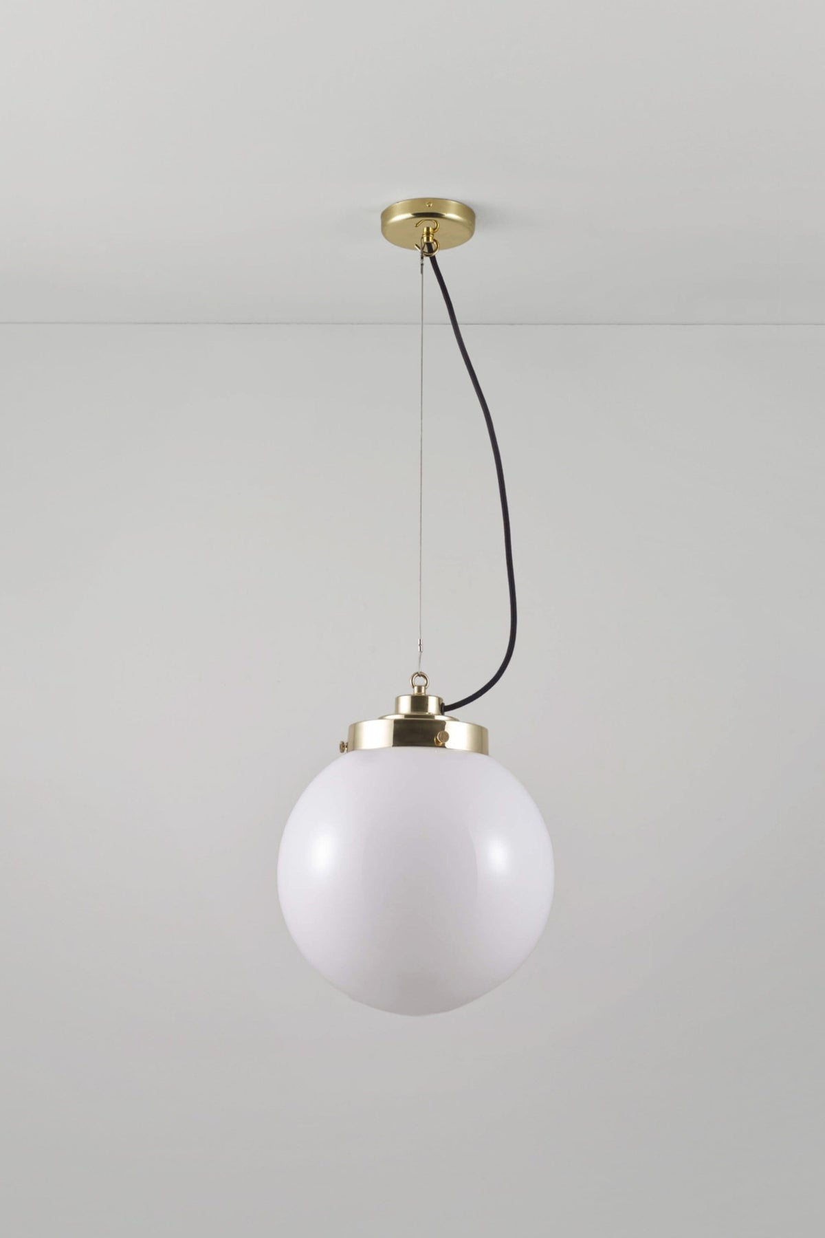Medium Globe Pendant