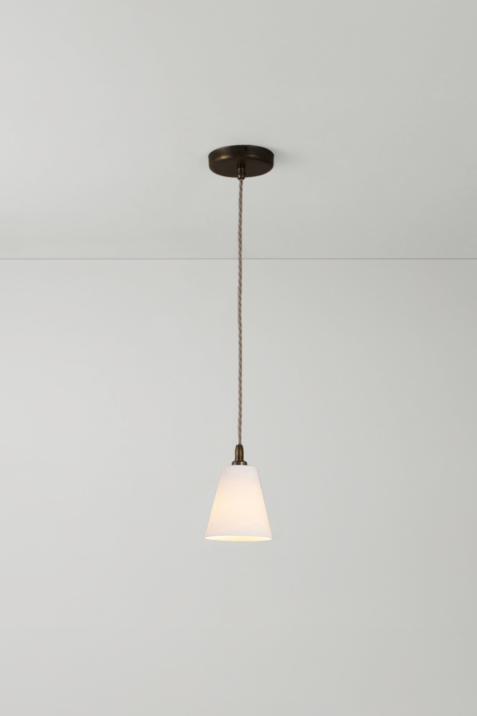 Antique Brass Flowerpot Pendant