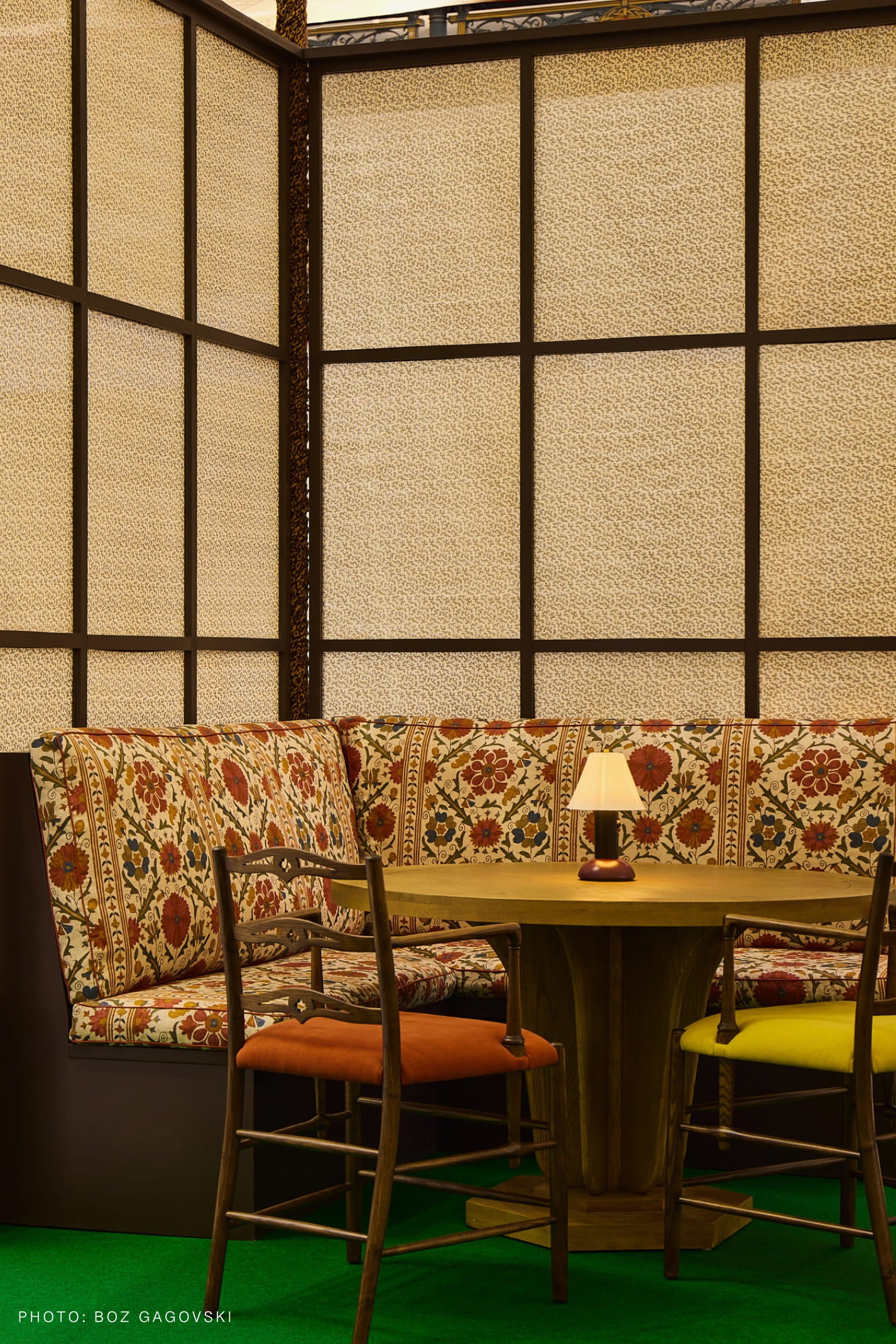 Variant Image for Black Red