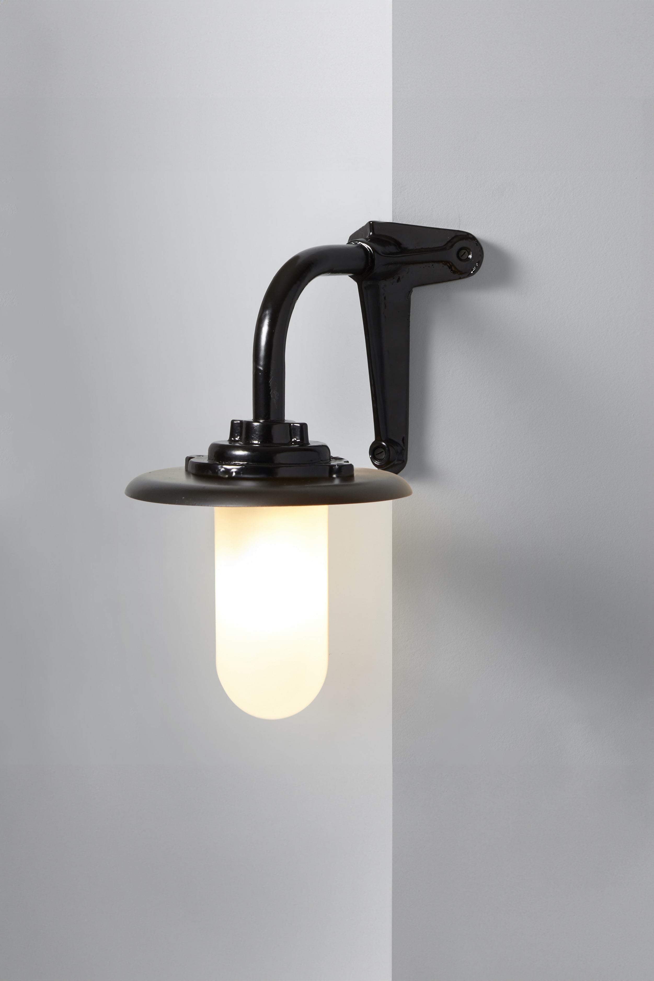Applique coudée d'extérieure, 60W, Fixation murale simple 7677