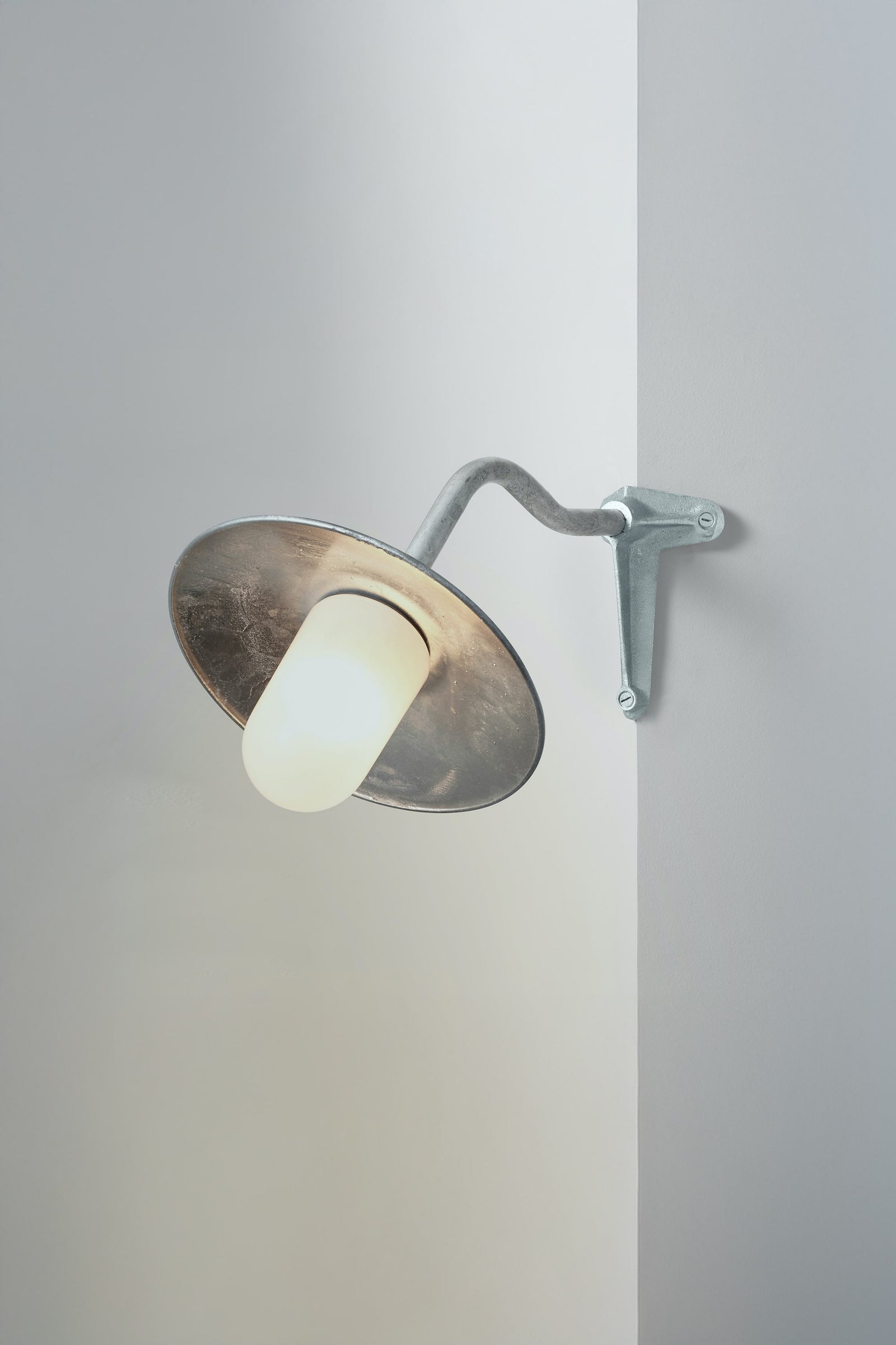 Variant Image for Galvanised Silver / Frosted / Corner
